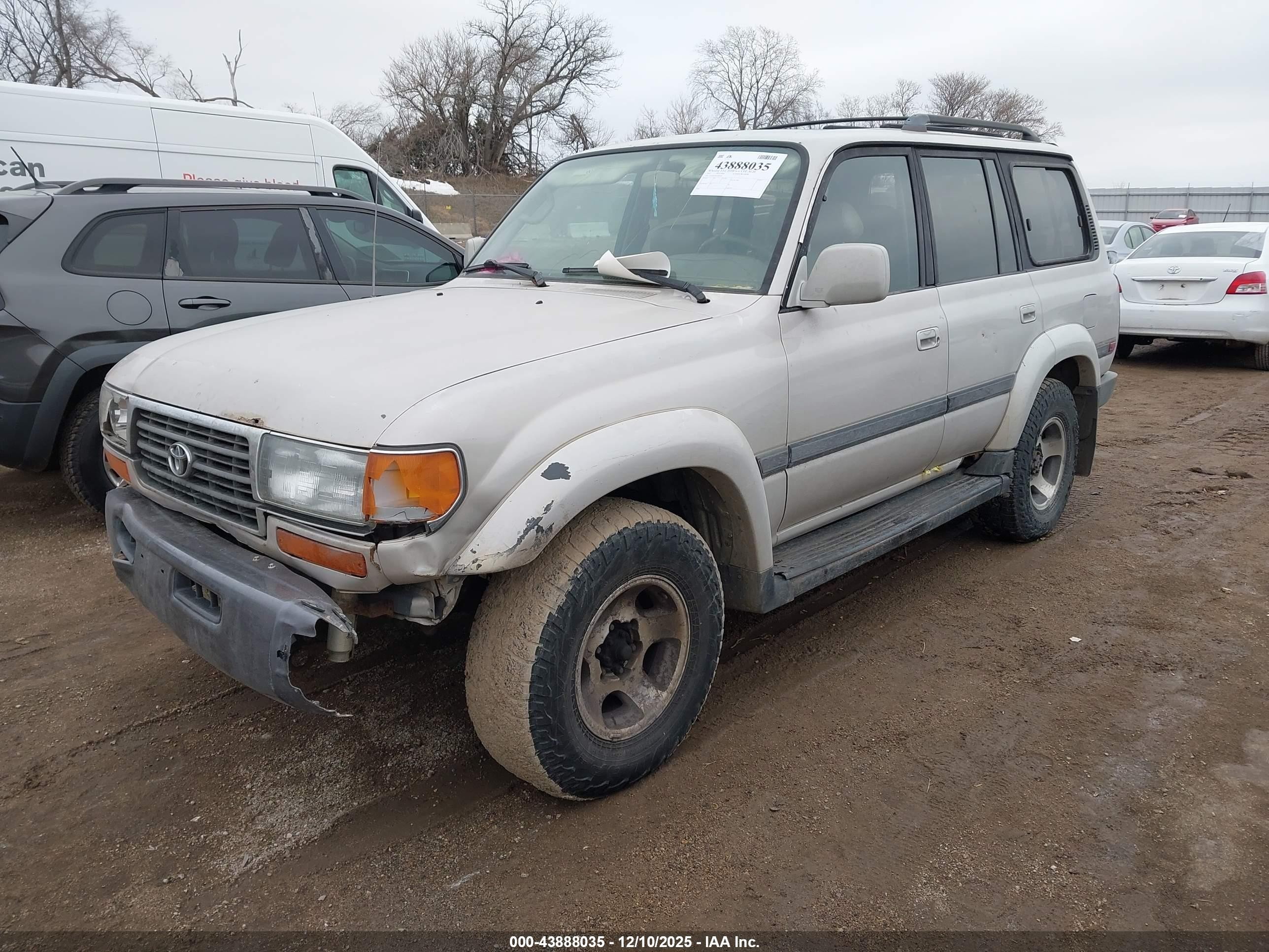 1997 Toyota Land Cruiser   Серебряный vin: JT3HJ85J9V0186004