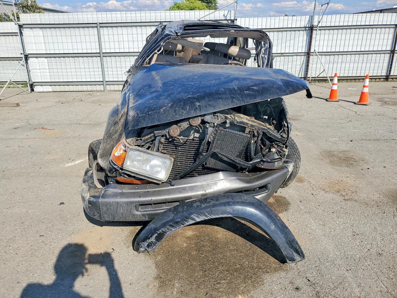 1996 Toyota Land Cruiser Base Black vin: JT3HJ85JXT0122101