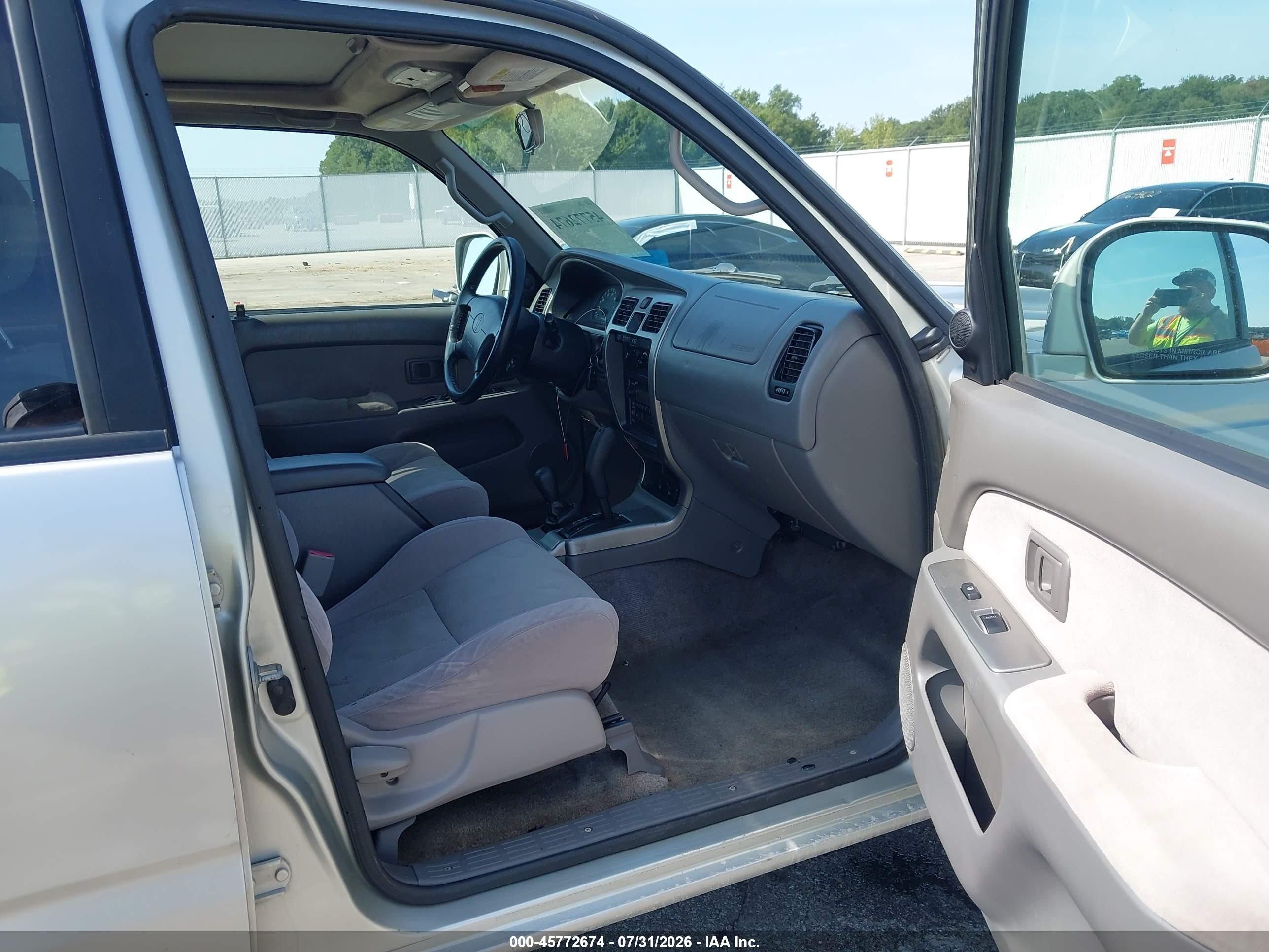 2001 Toyota 4runner Sr5 V6 Silver vin: JT3HN86R110350882