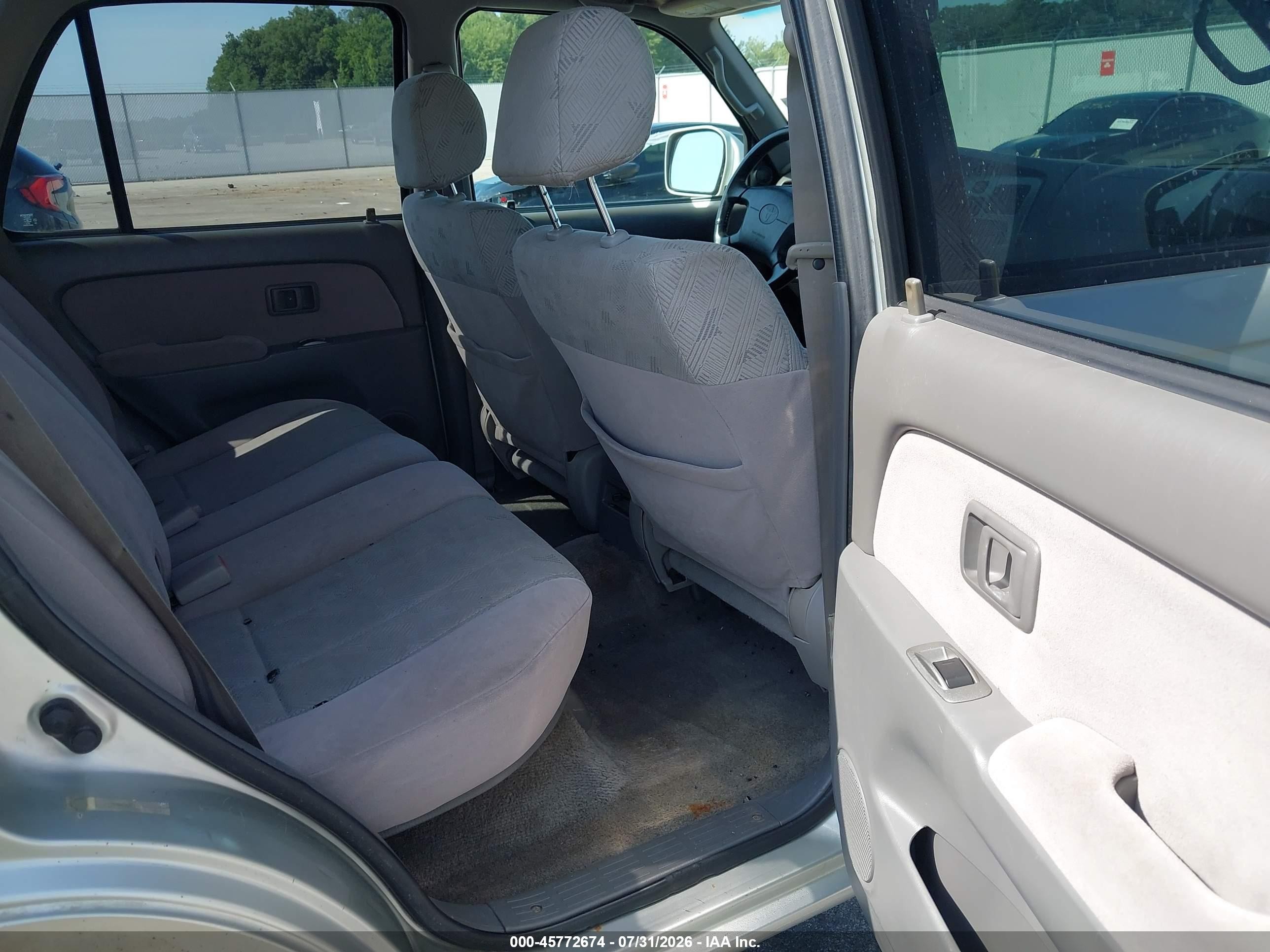 2001 Toyota 4runner Sr5 V6 Silver vin: JT3HN86R110350882