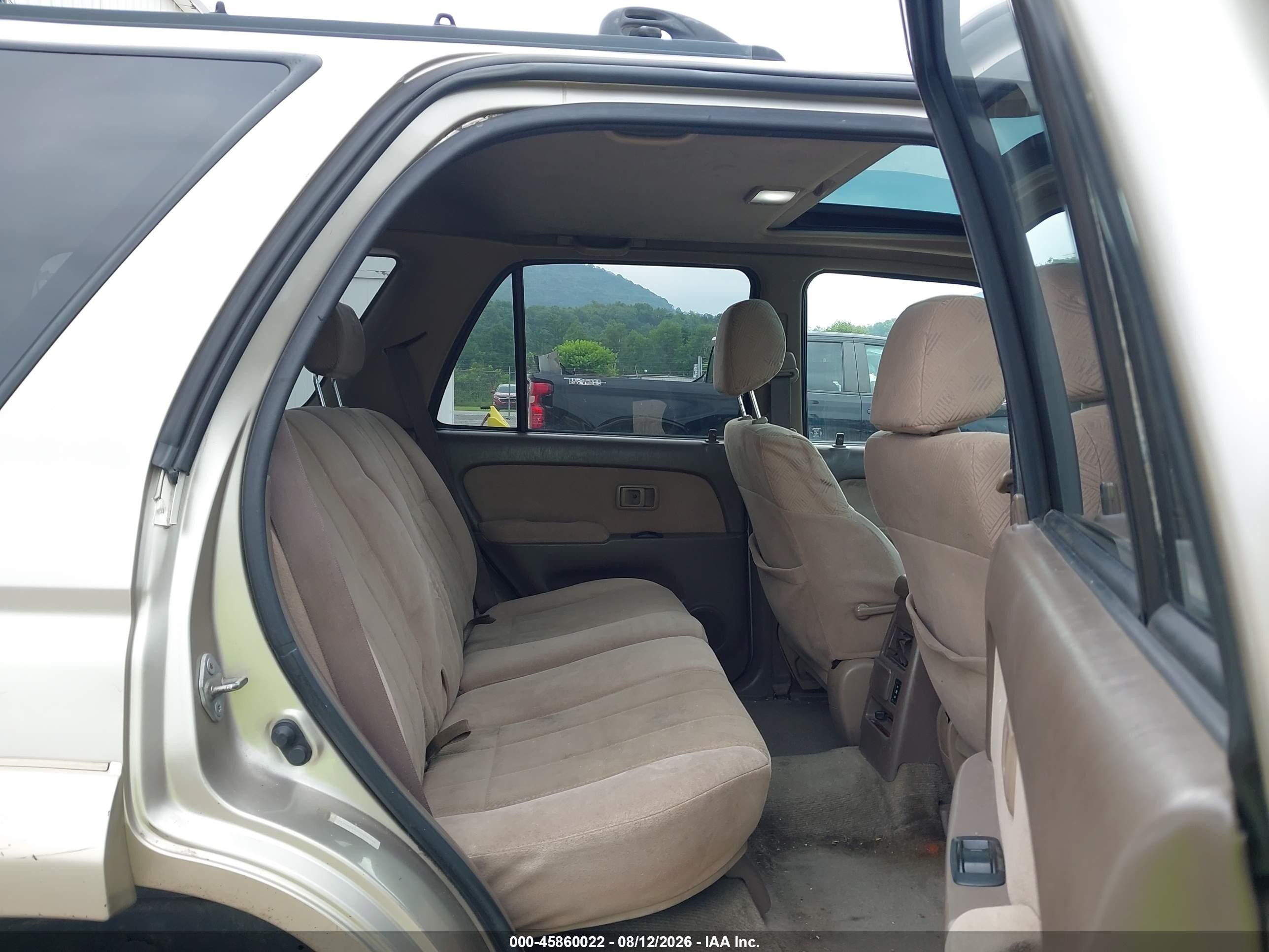 2002 Toyota 4runner Sr5 V6 Gold vin: JT3HN86R220388946