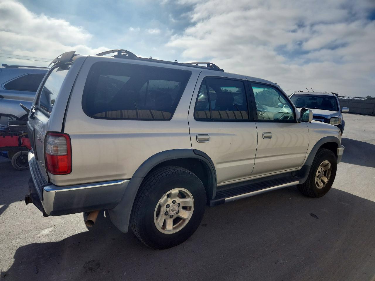 2000 Toyota 4runner Sr5 Silver vin: JT3HN86R2Y0259663