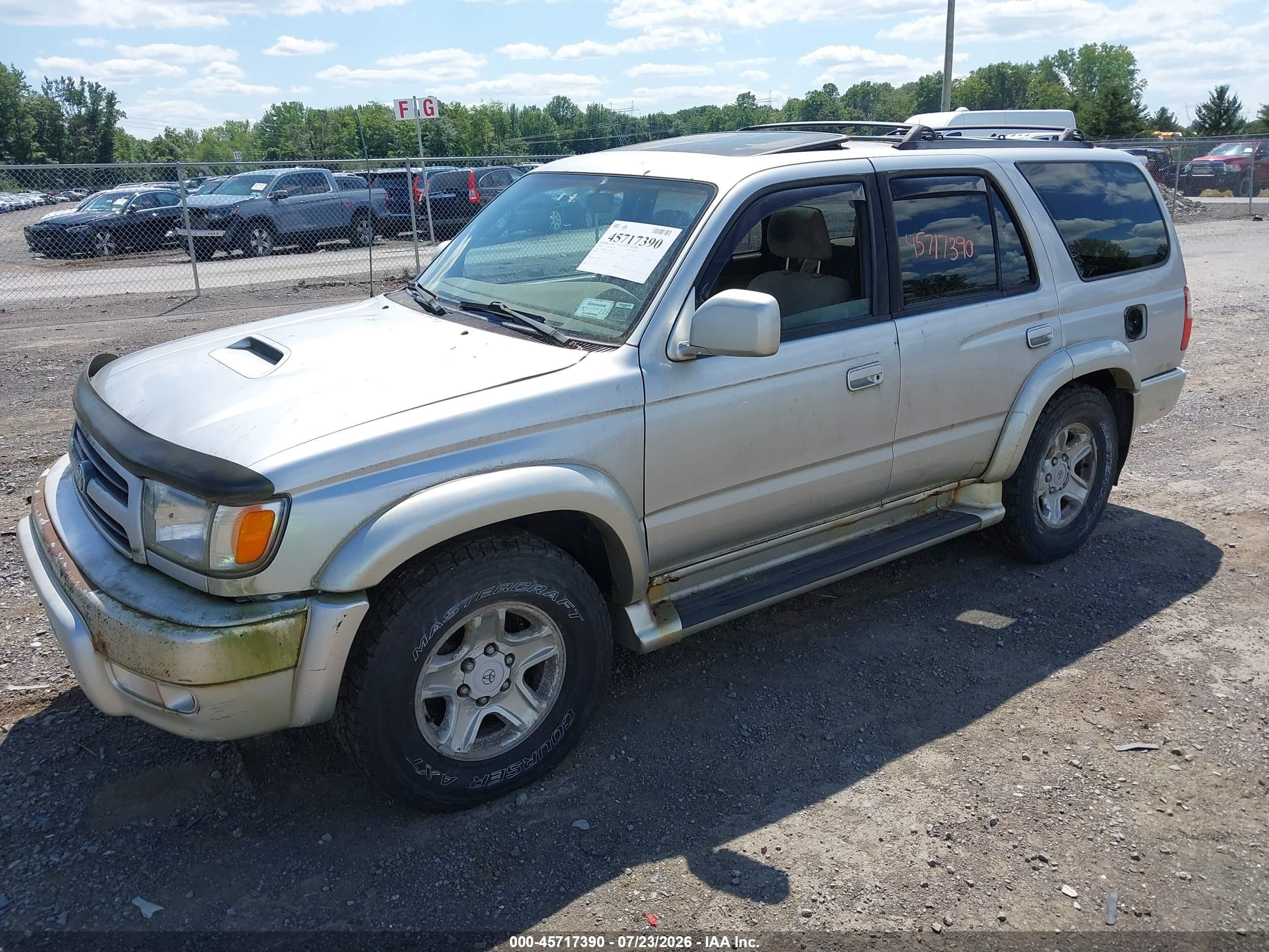 2000 Toyota 4runner Sr5 V6 Silver vin: JT3HN86R2Y0315679
