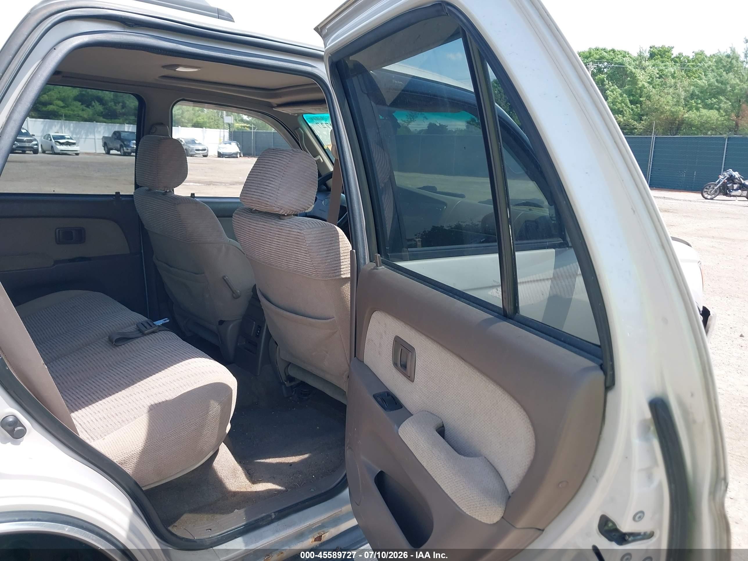 1998 Toyota 4runner Sr5 V6 Silver vin: JT3HN86R4W0166690