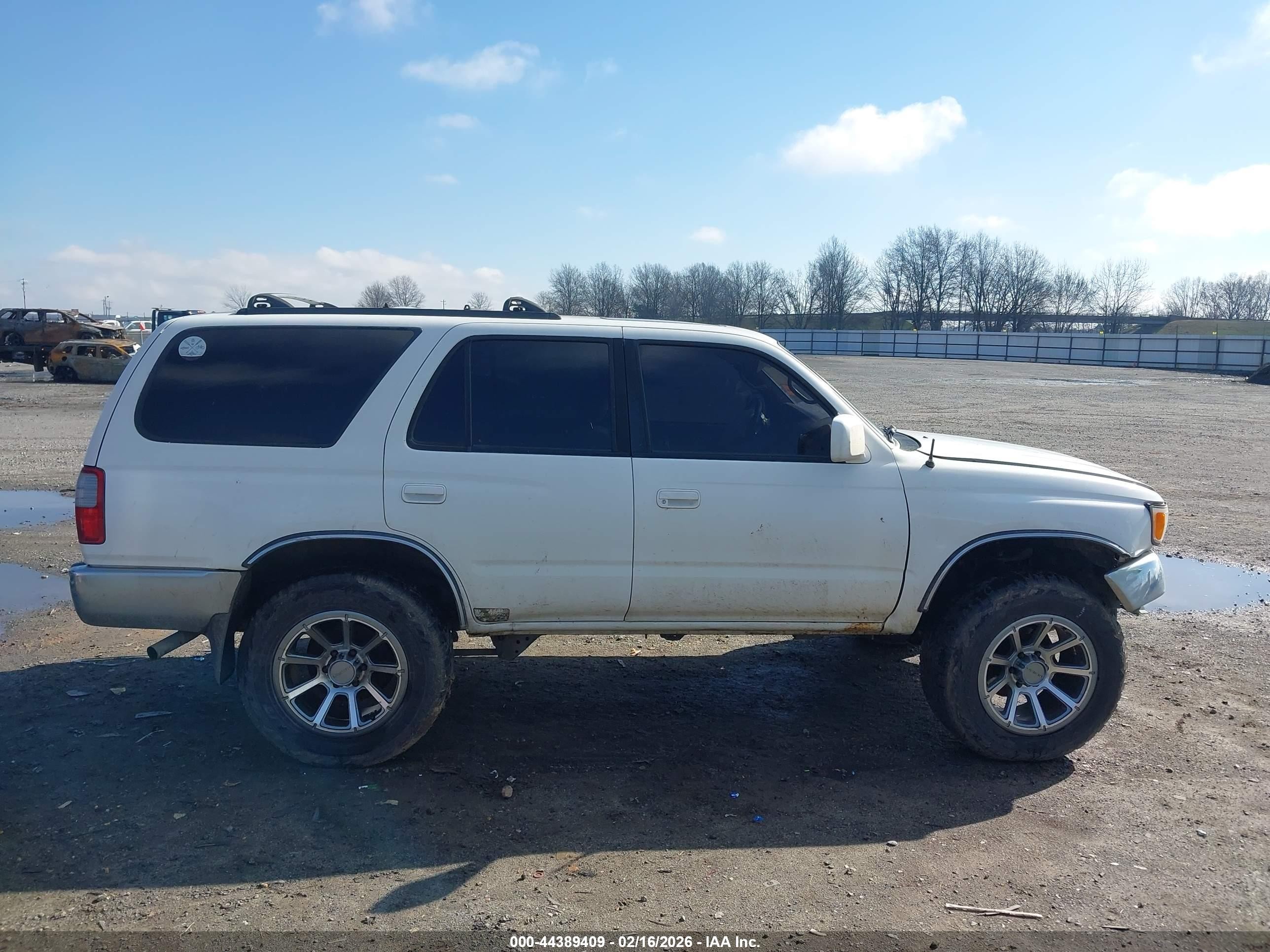 1998 Toyota 4runner Sr5 V6 White vin: JT3HN86R4W0187958