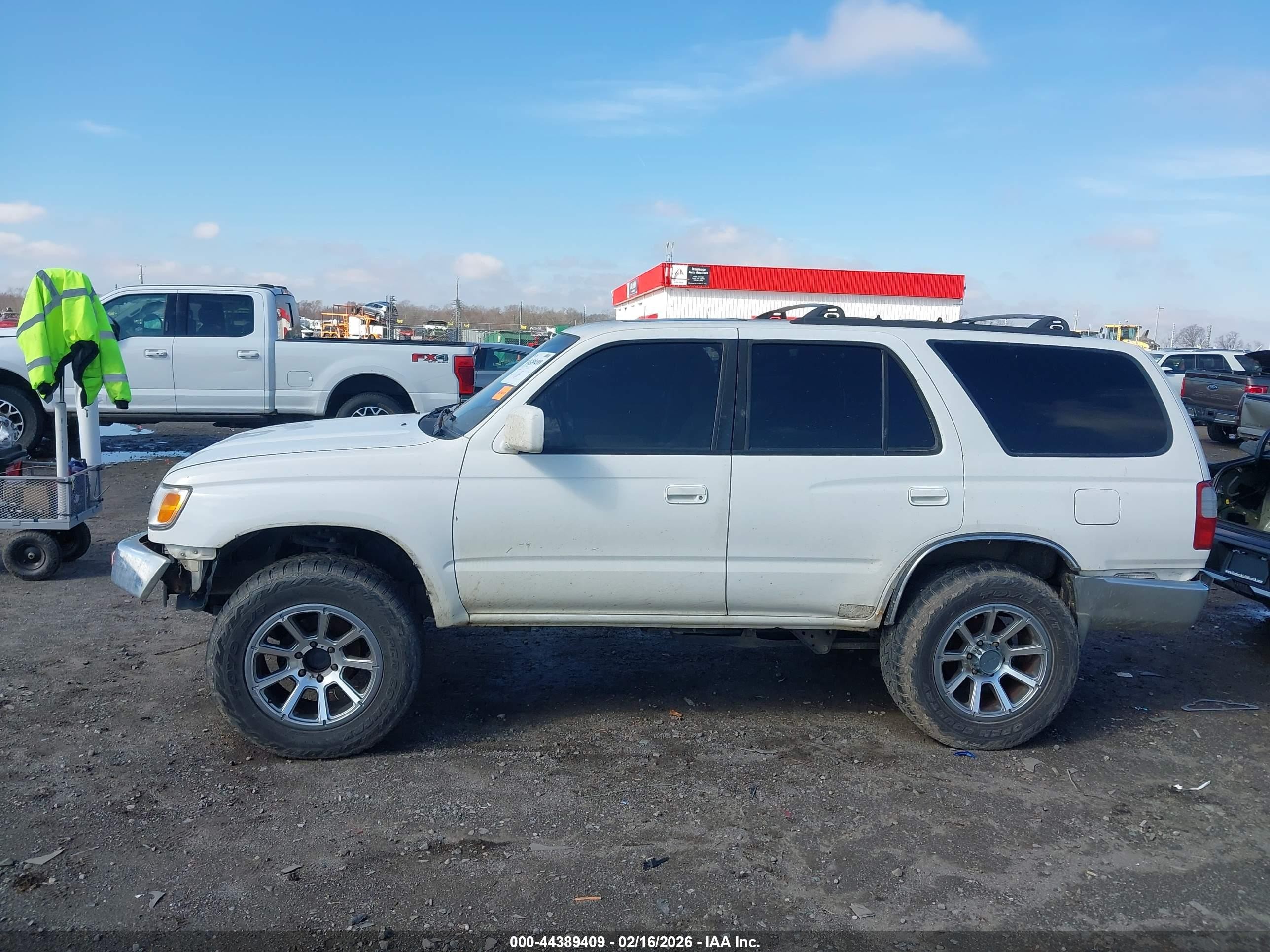1998 Toyota 4runner Sr5 V6 White vin: JT3HN86R4W0187958