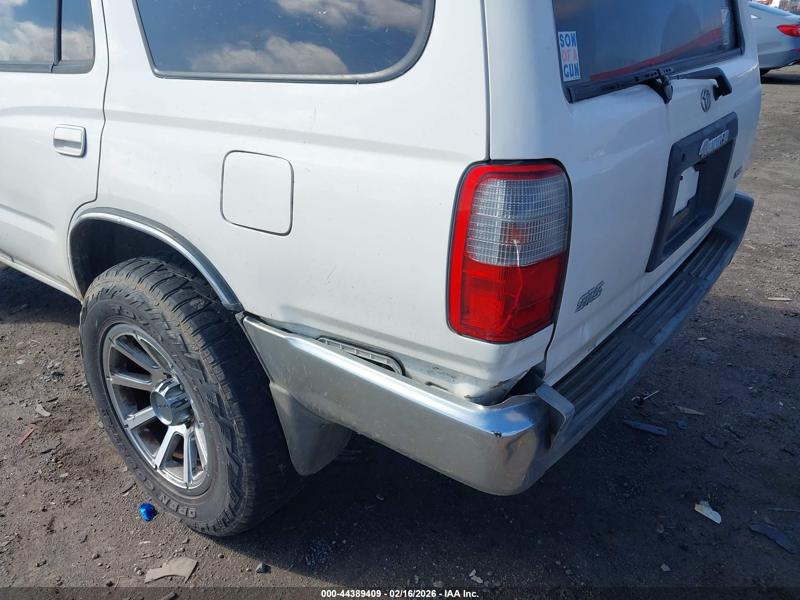 1998 Toyota 4runner Sr5 V6 White vin: JT3HN86R4W0187958