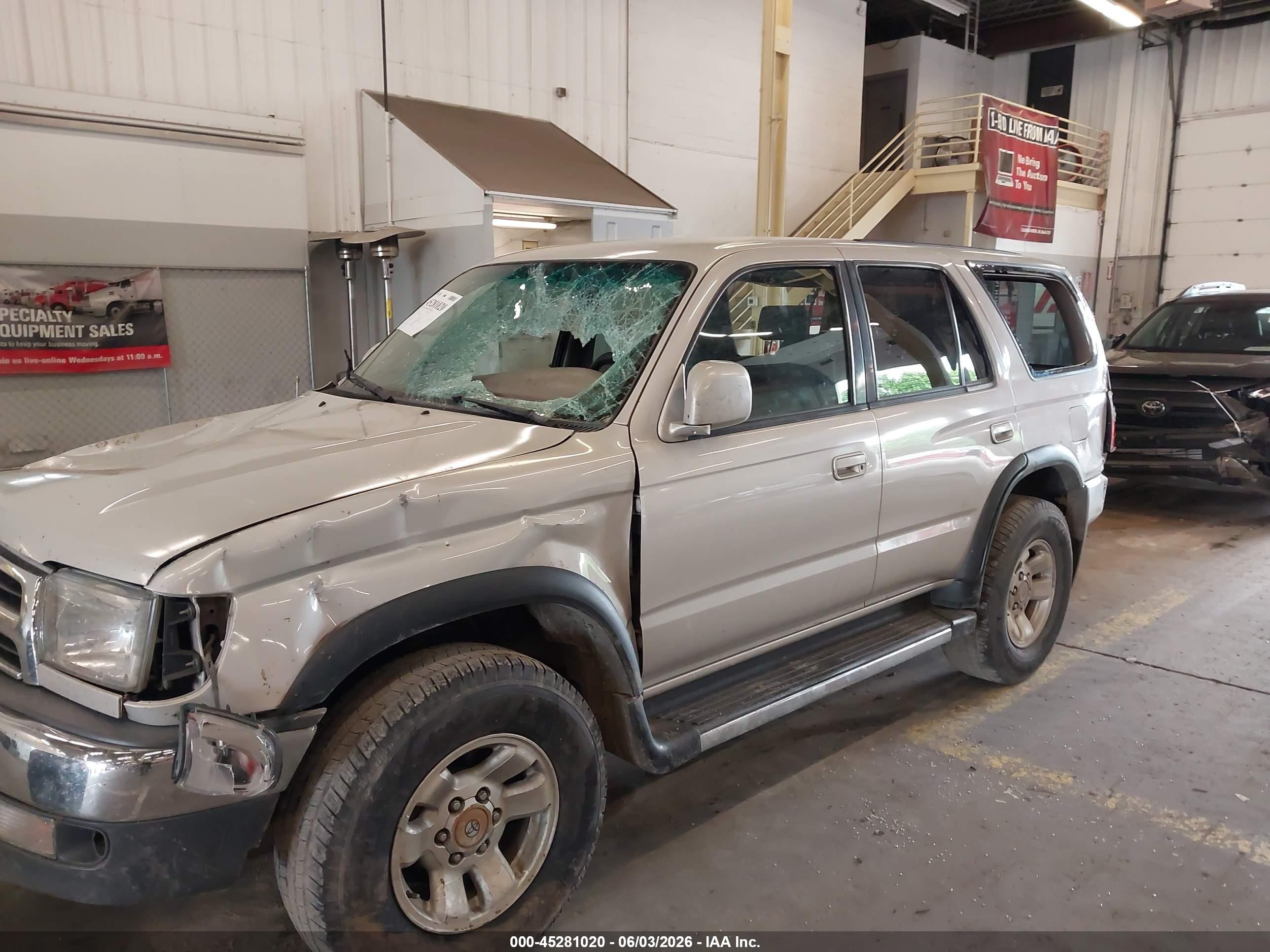 2000 Toyota 4runner Sr5 V6 Silver vin: JT3HN86R4Y0320382