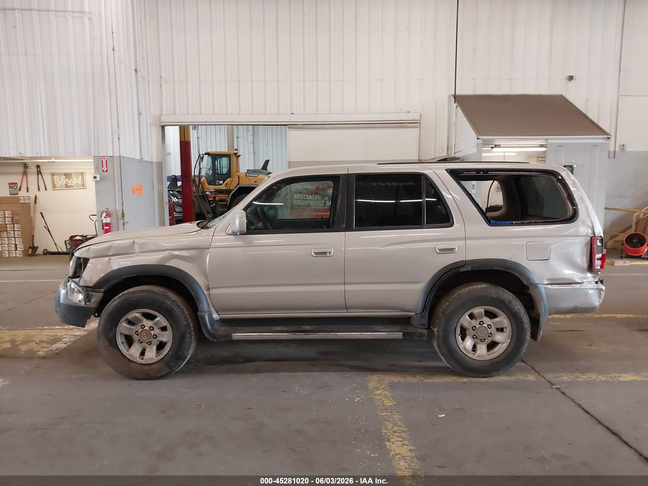 2000 Toyota 4runner Sr5 V6 Silver vin: JT3HN86R4Y0320382