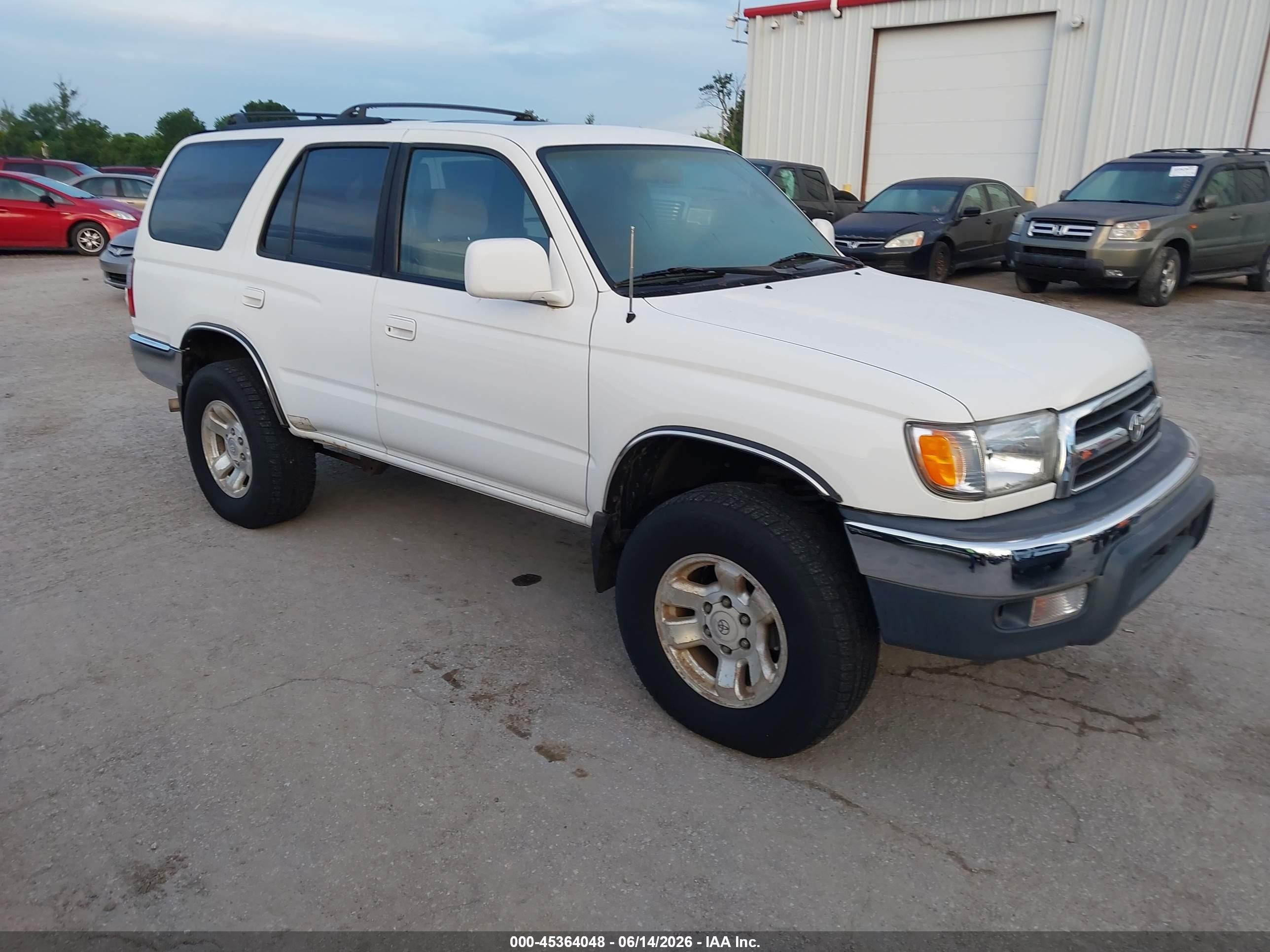 1999 Toyota 4runner Sr5 V6 White vin: JT3HN86R6X0200680
