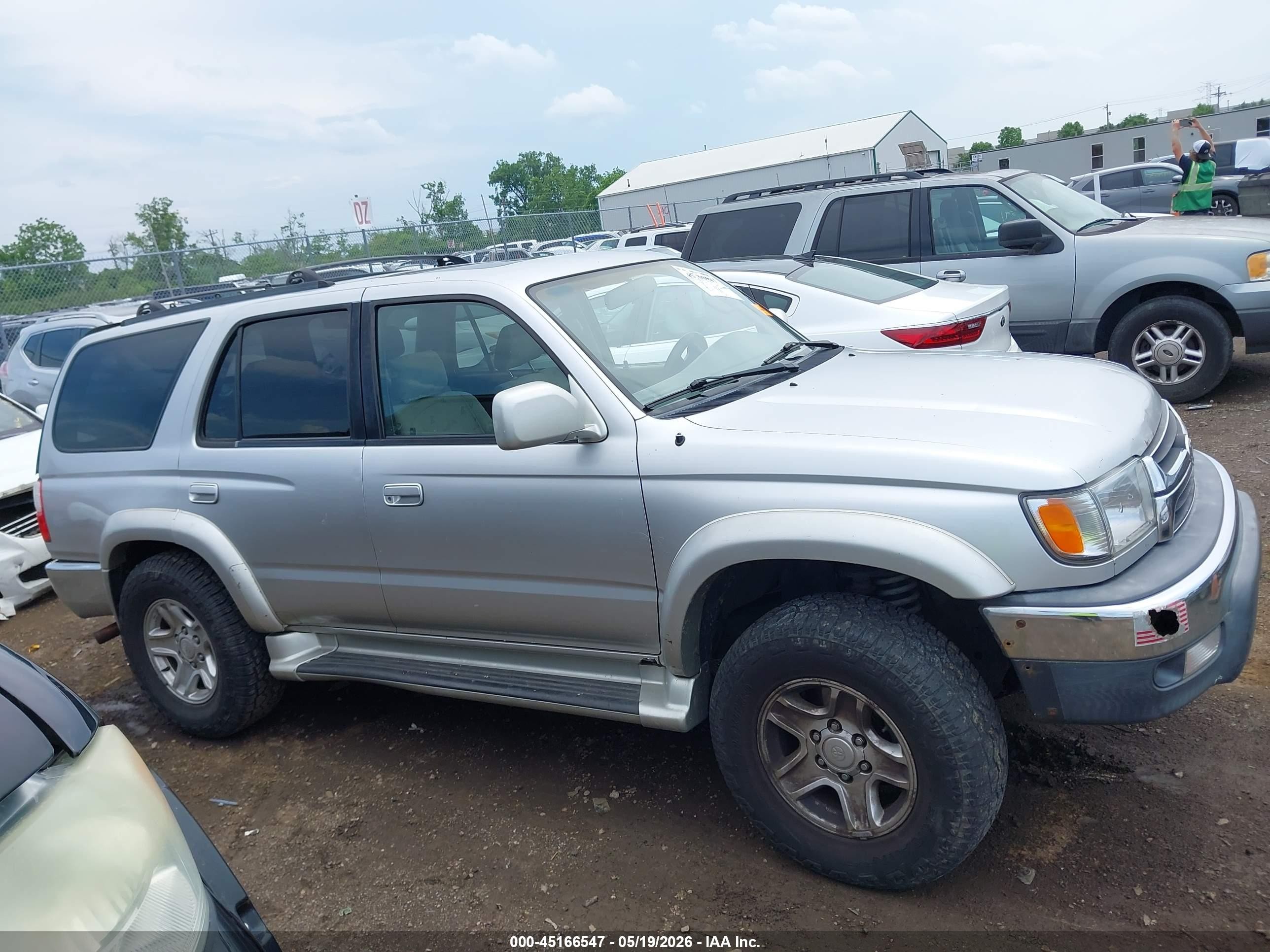 2002 Toyota 4runner Sr5 V6 Silver vin: JT3HN86R720384651
