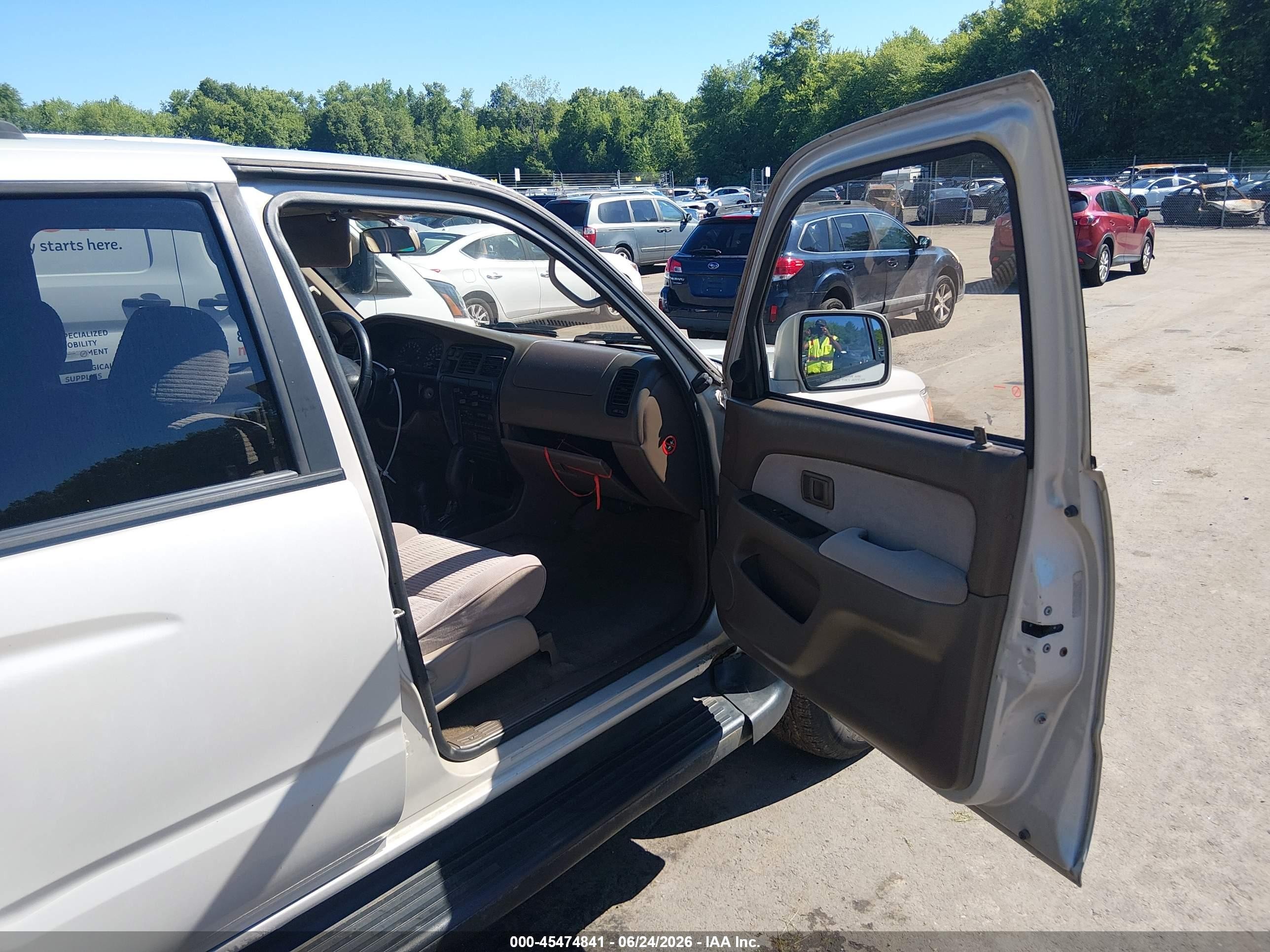 1997 Toyota 4runner Sr5 V6 Cream vin: JT3HN86R7V0067294