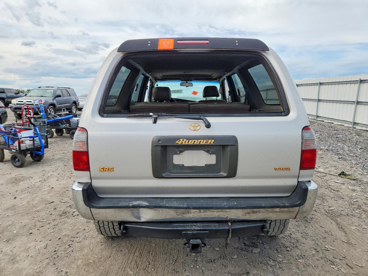 1997 Toyota 4runner Sr5 Silver vin: JT3HN86R7V0082152