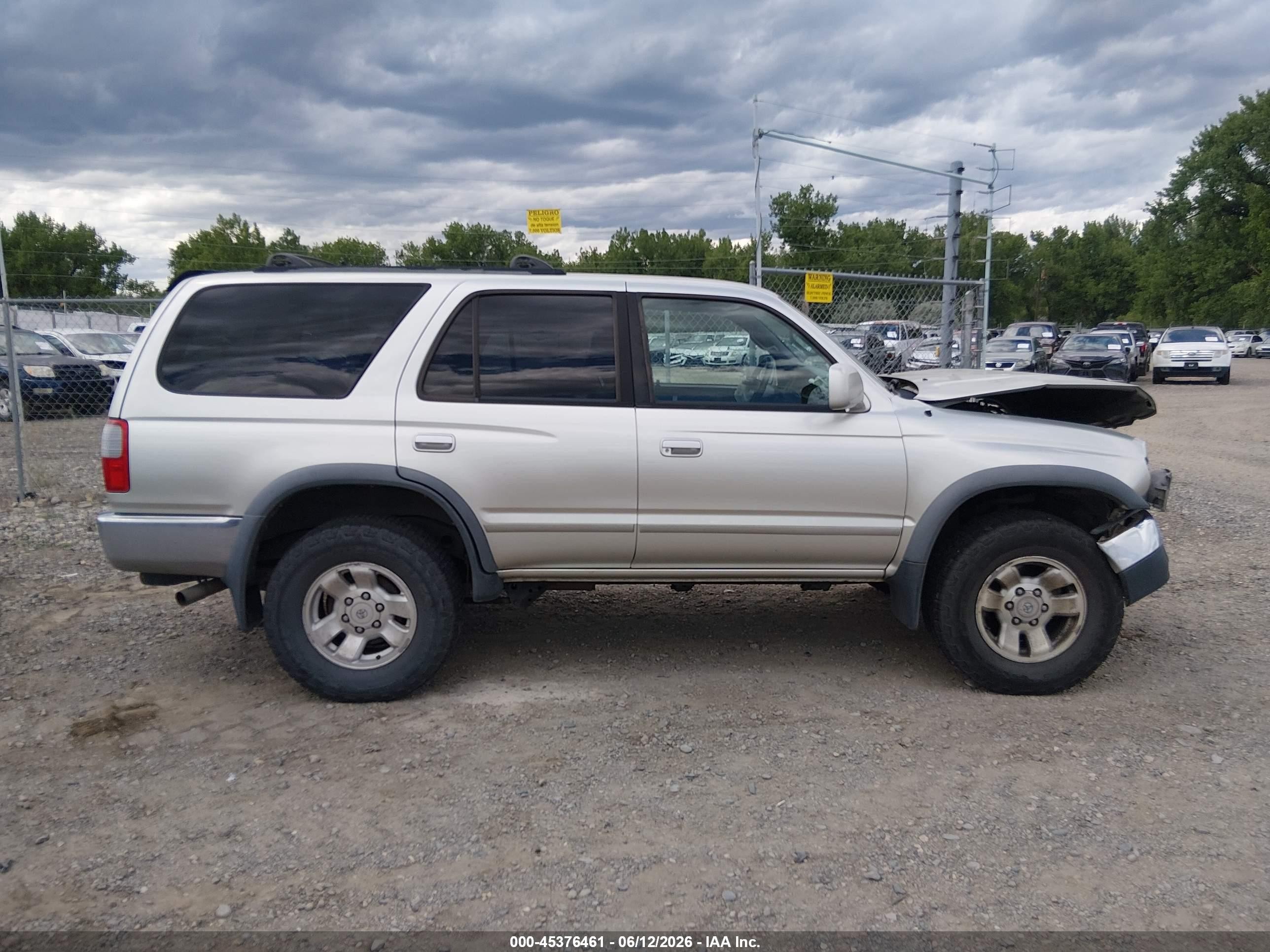 2000 Toyota 4runner Sr5 V6 Silver vin: JT3HN86R8Y0265502