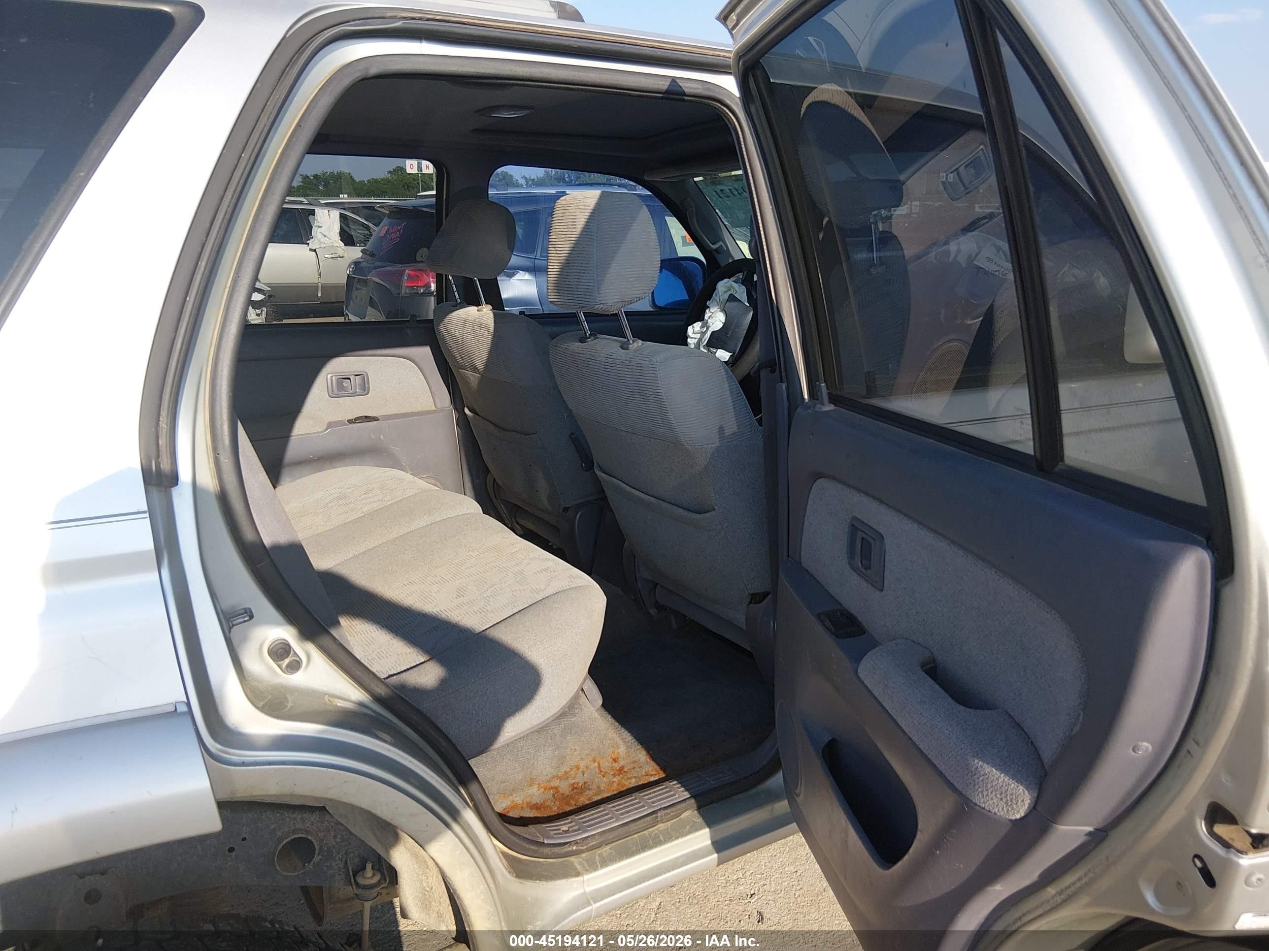 2000 Toyota 4runner Sr5 V6 Silver vin: JT3HN86R9Y0315677