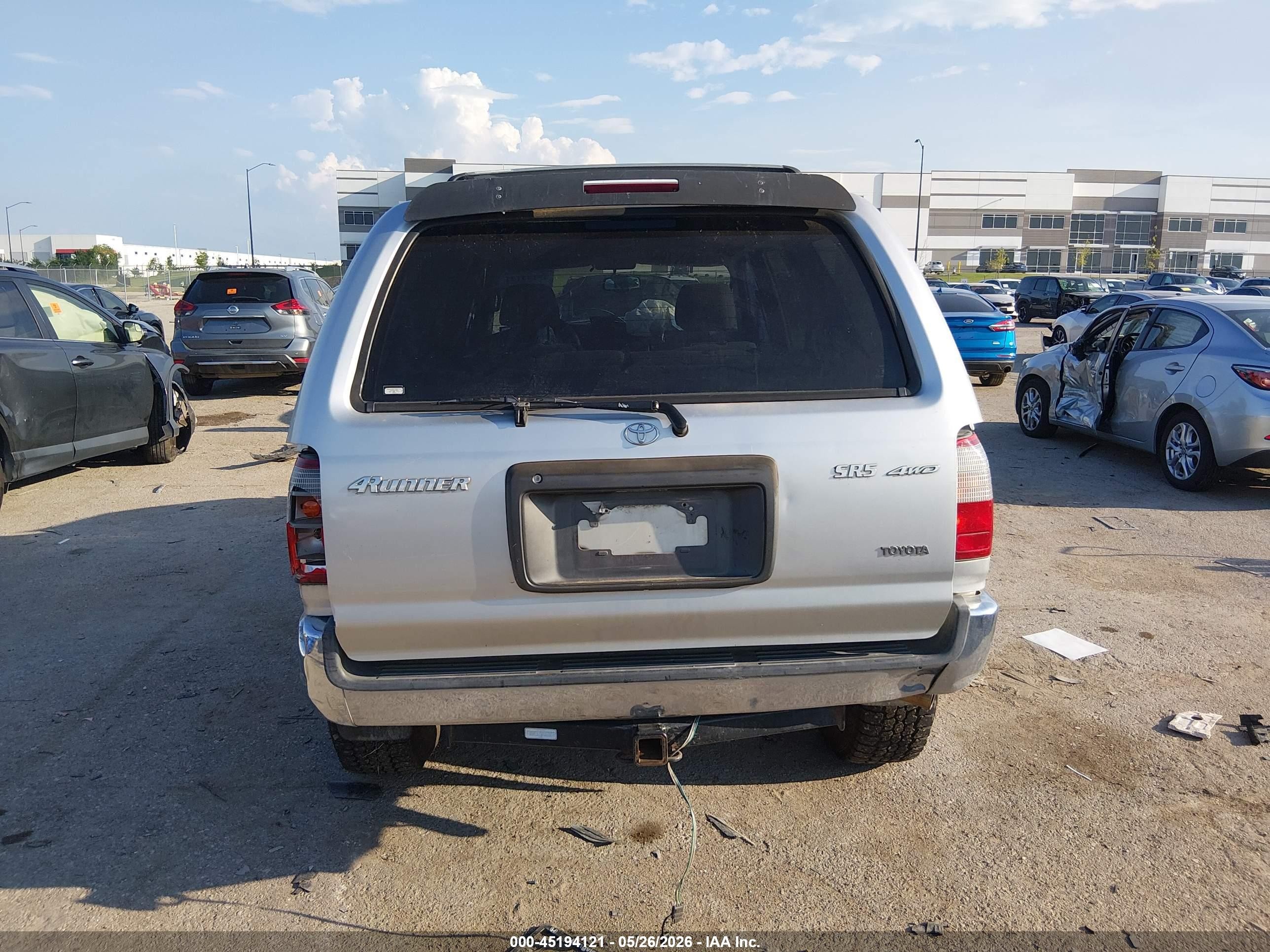 2000 Toyota 4runner Sr5 V6 Silver vin: JT3HN86R9Y0315677