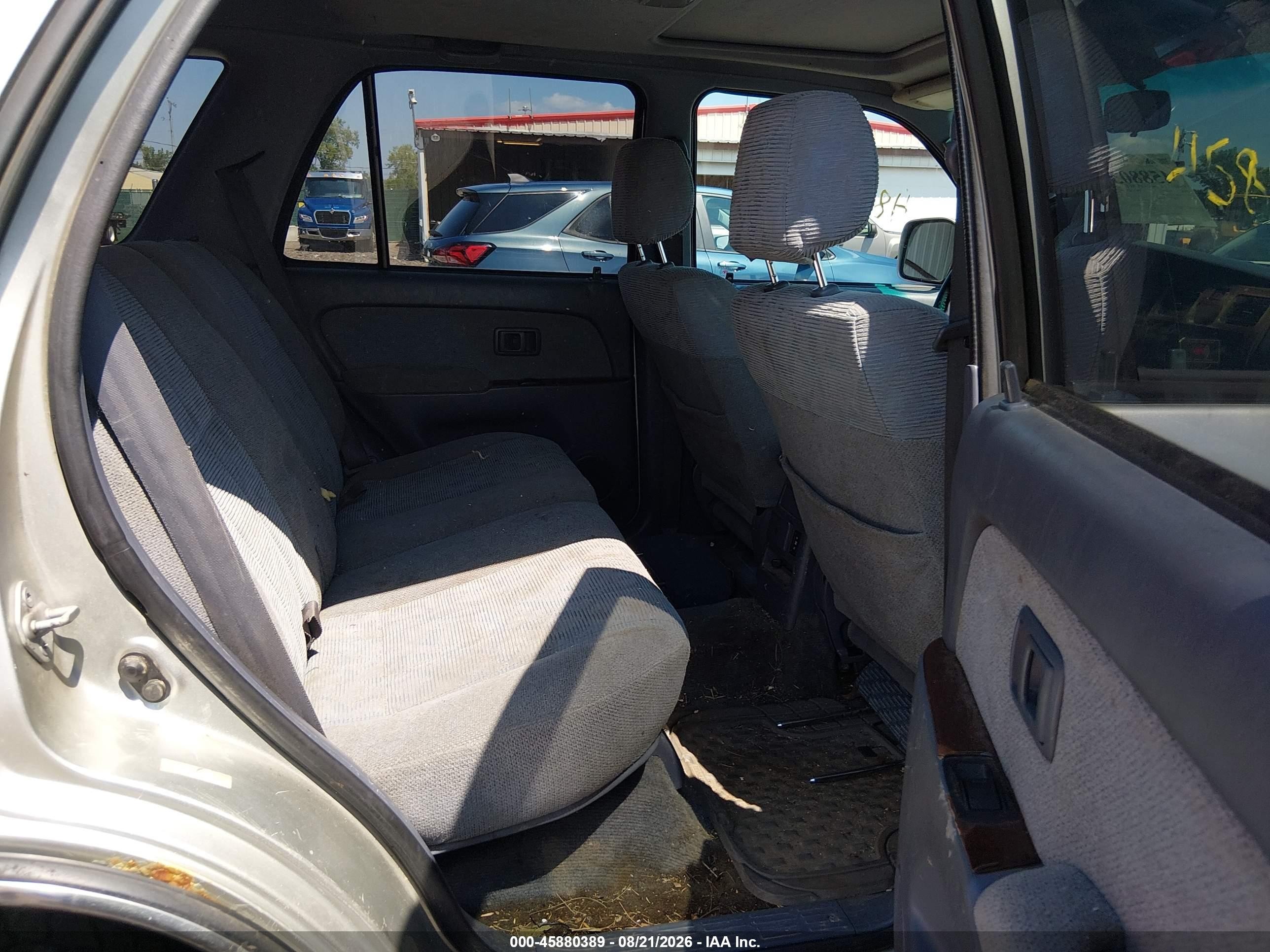 2000 Toyota 4runner Sr5 V6 Silver vin: JT3HN86RXY0282303