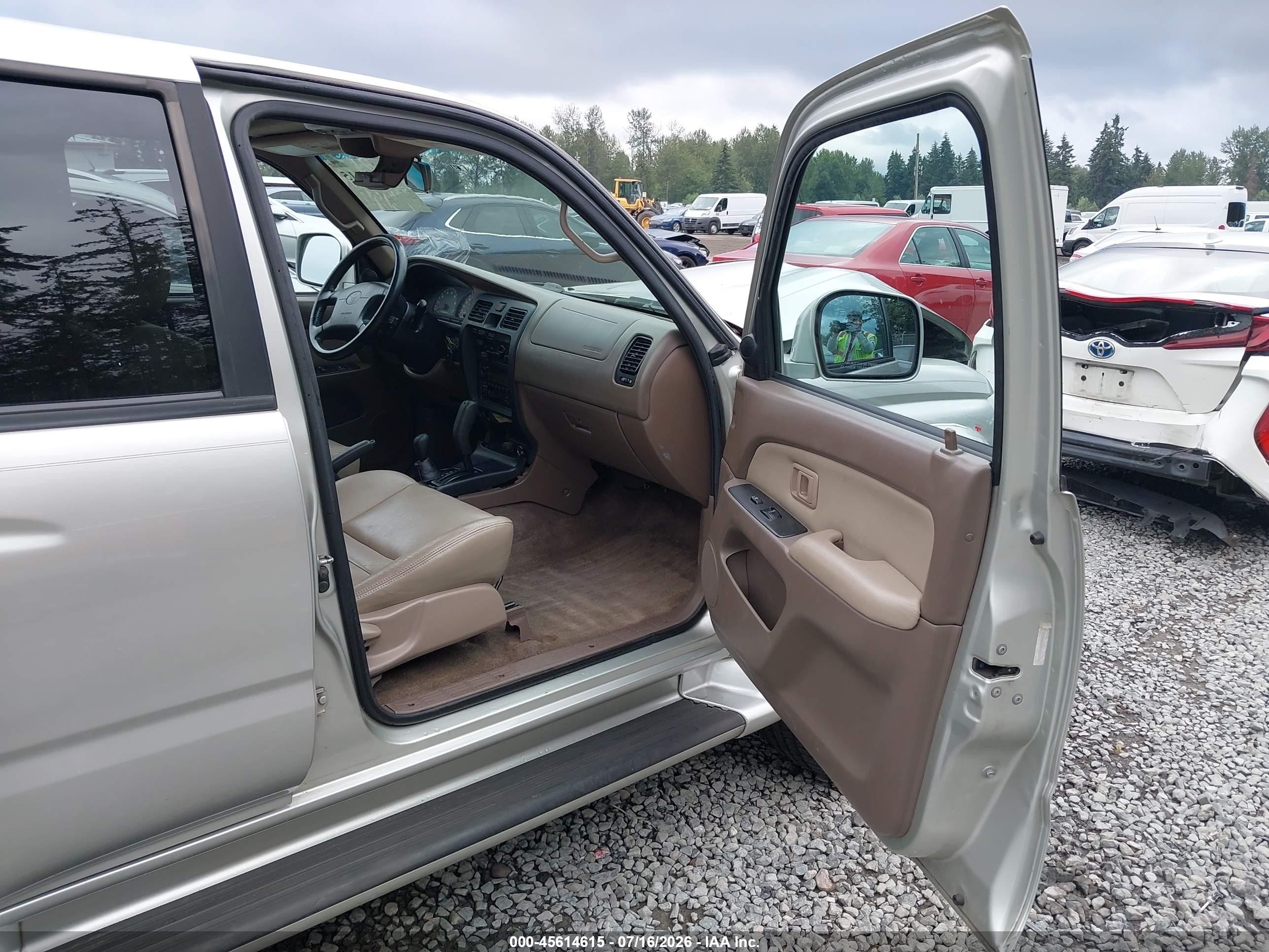 2000 Toyota 4runner Sr5 V6 Silver vin: JT3HN86RXY0320841