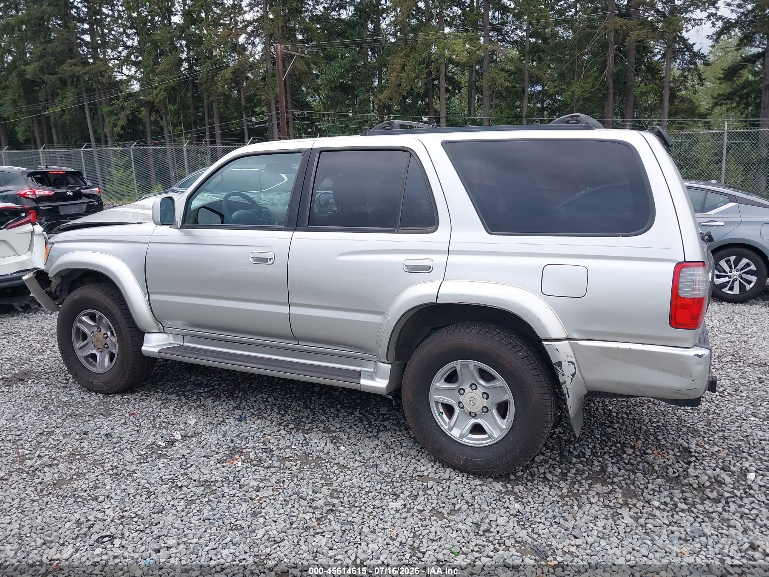 2000 Toyota 4runner Sr5 V6 Silver vin: JT3HN86RXY0320841