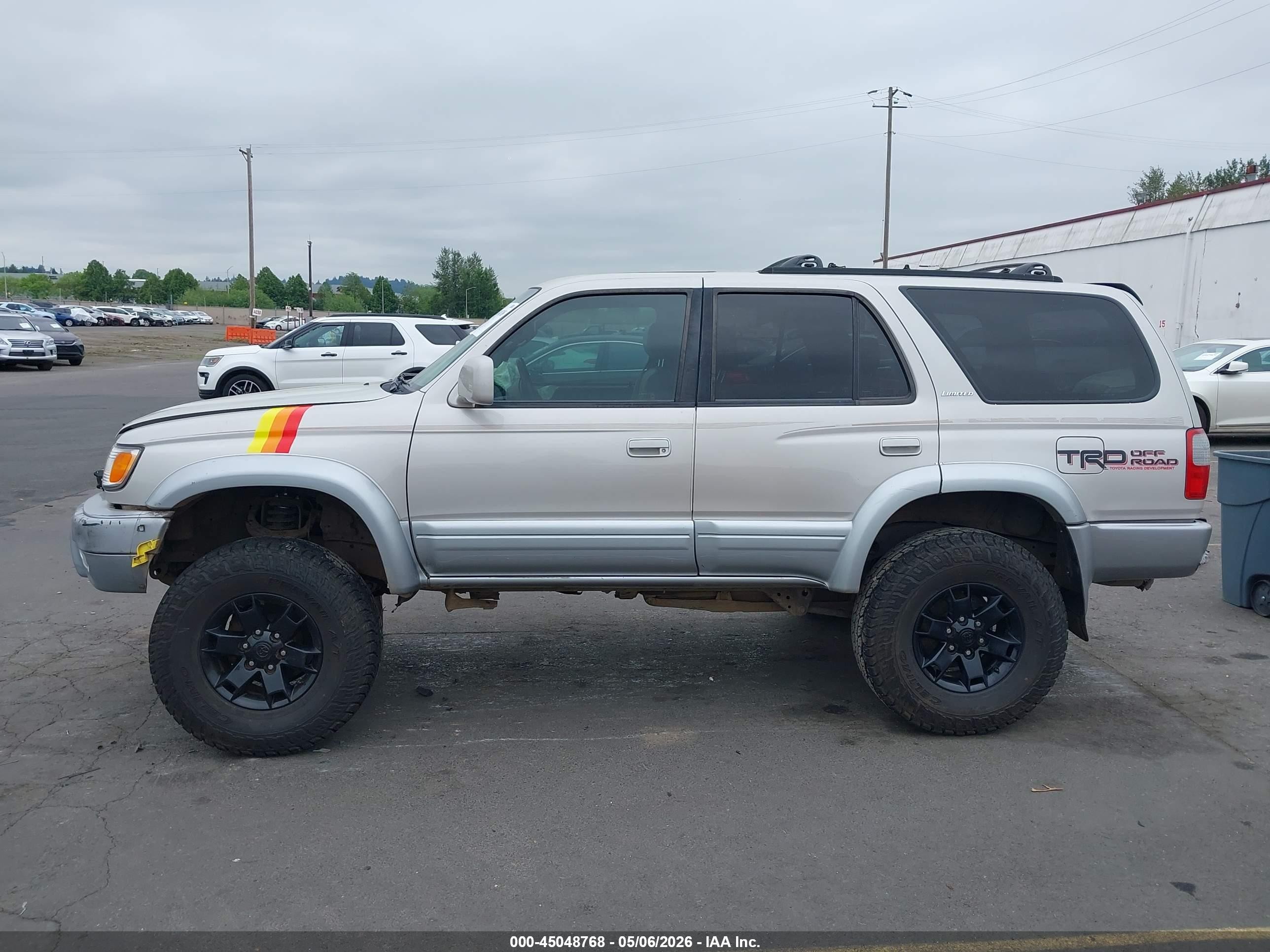 2000 Toyota 4runner Limited V6 Silver vin: JT3HN87R0Y0275925