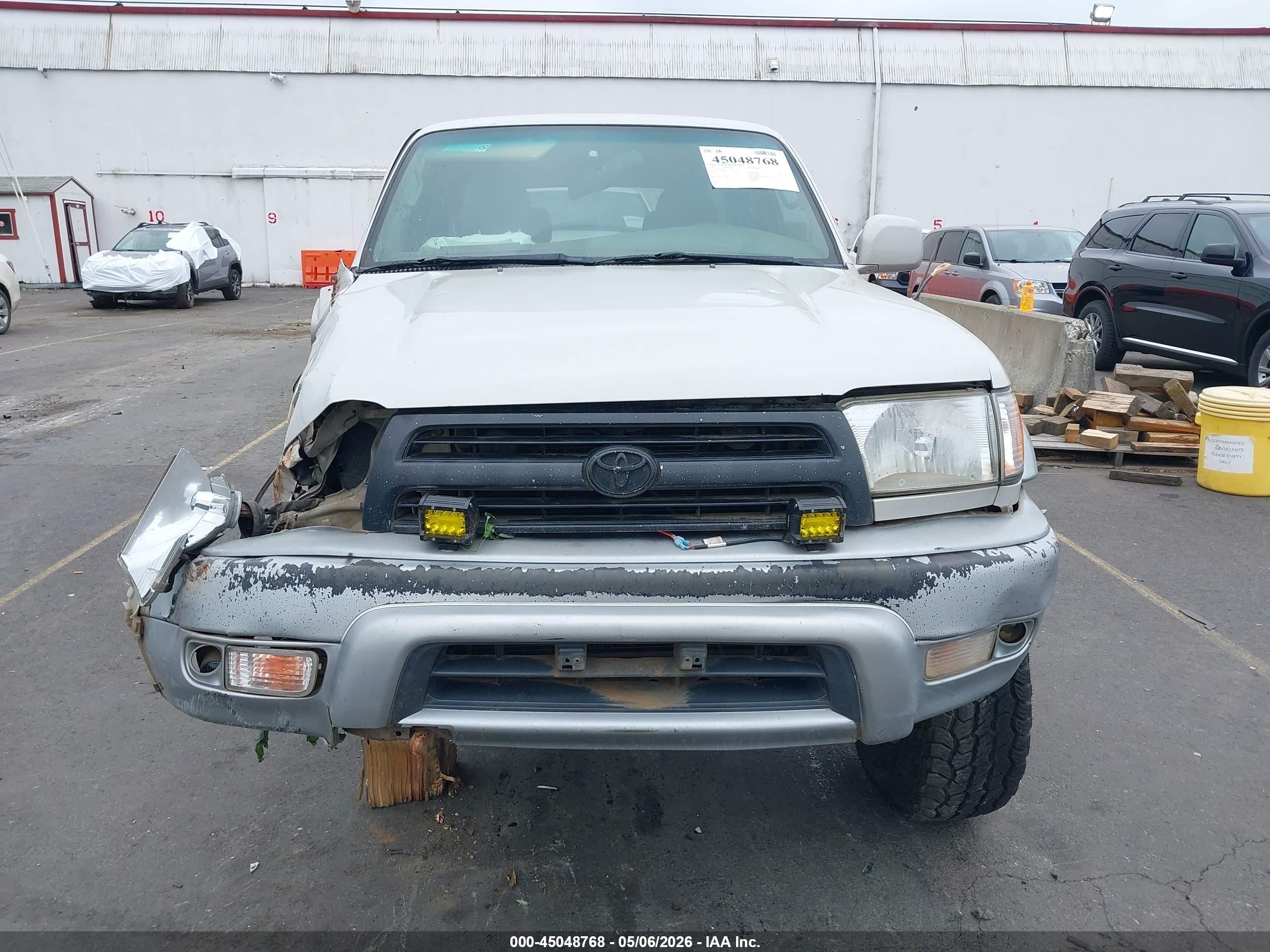 2000 Toyota 4runner Limited V6 Silver vin: JT3HN87R0Y0275925