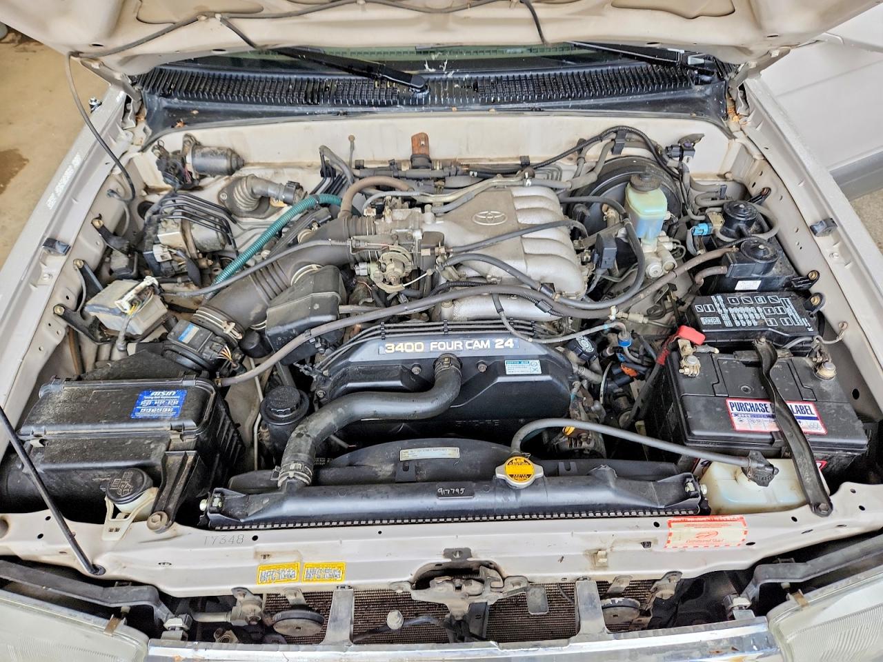 1998 Toyota 4runner Limited Two Tone vin: JT3HN87R1W0168153