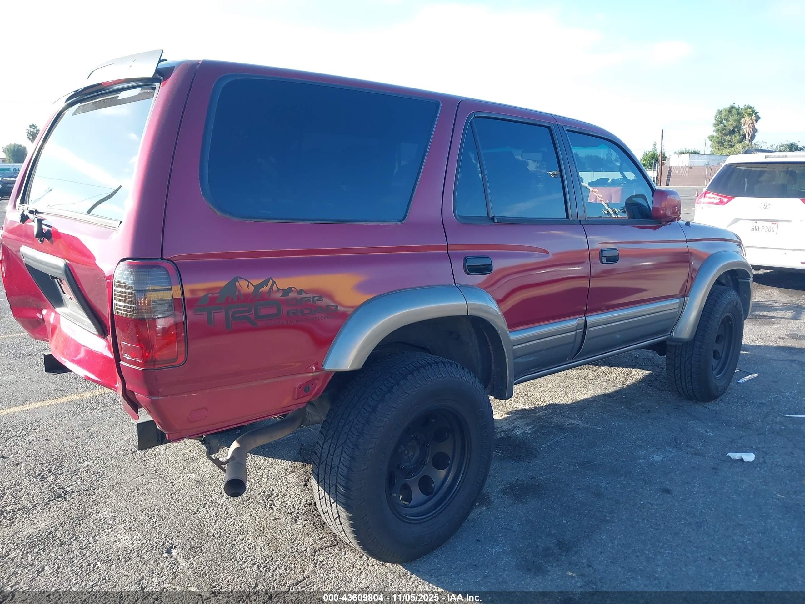1999 Toyota 4runner Limited V6 Red vin: JT3HN87R2X0200285