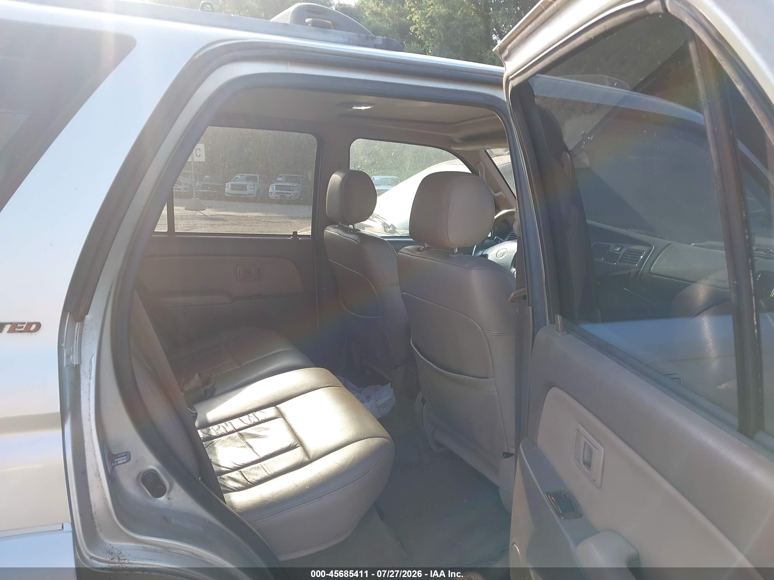 2000 Toyota 4runner Limited V6 Серебряный vin: JT3HN87R2Y0275814