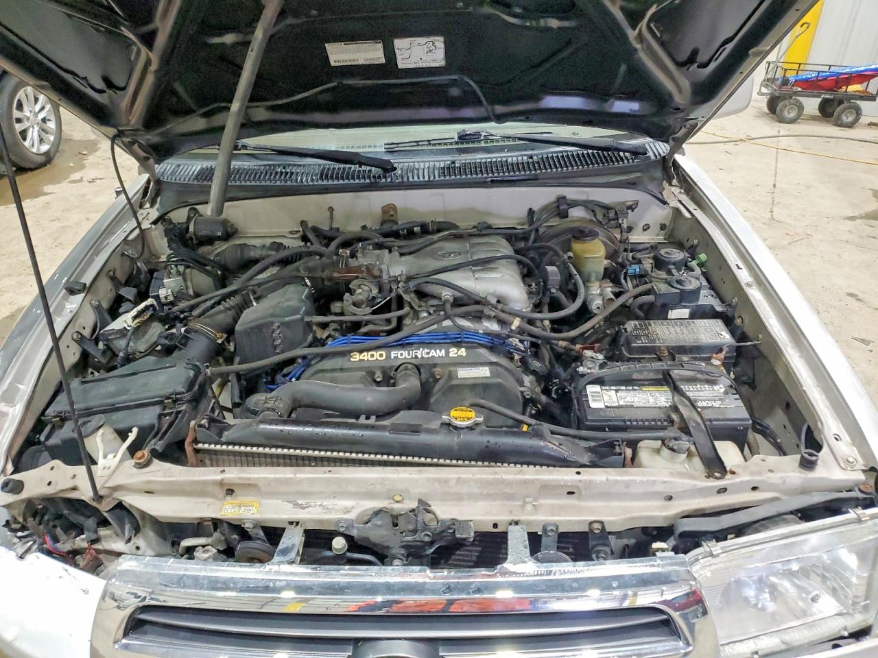 1999 Toyota 4runner Limited Silver vin: JT3HN87R3X0242044