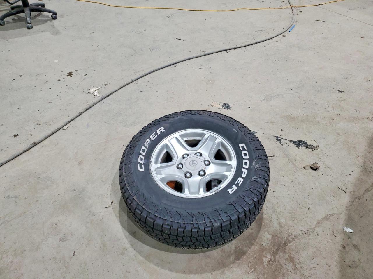 1999 Toyota 4runner Limited Silver vin: JT3HN87R3X0242044