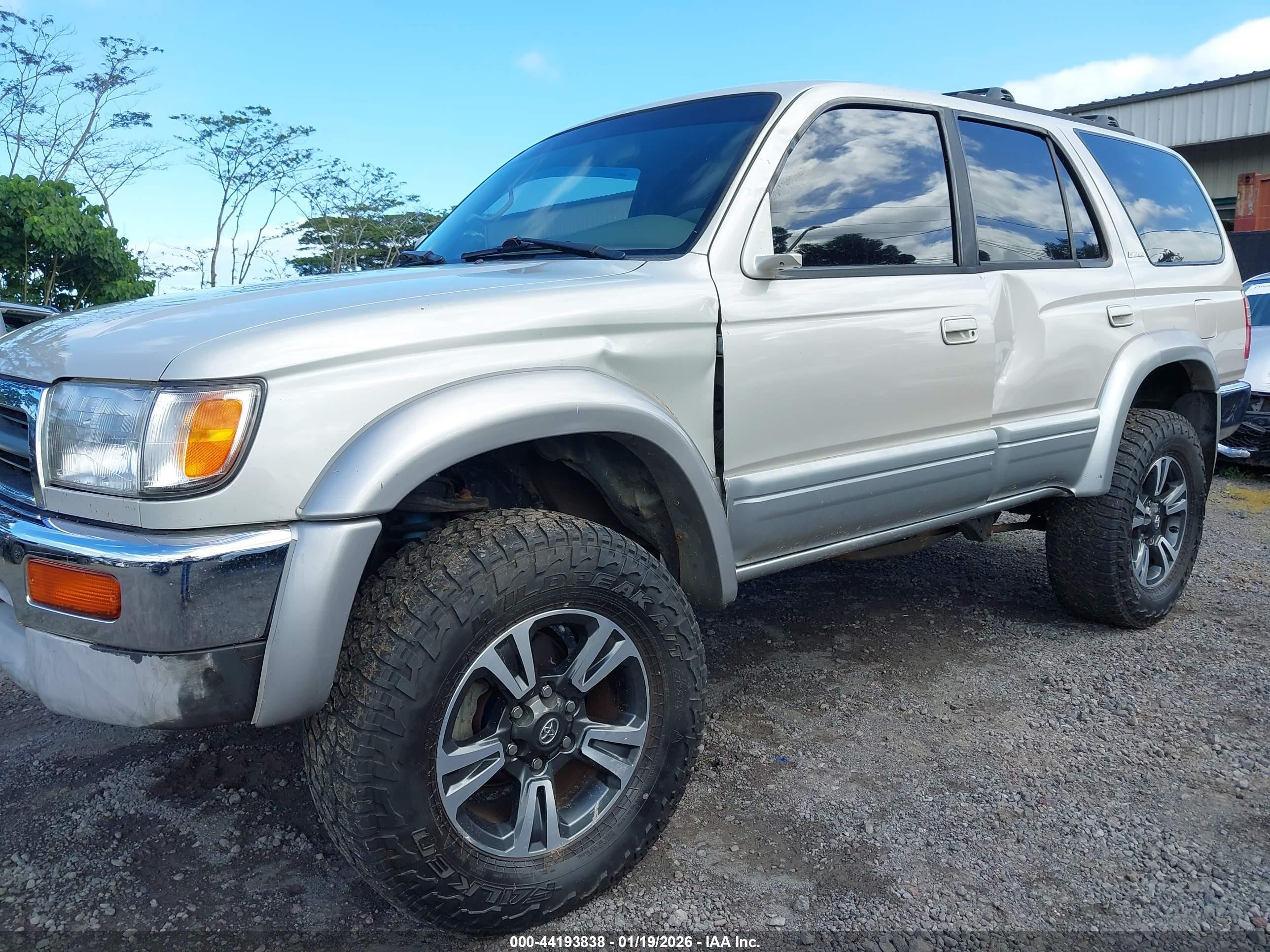 1998 Toyota 4runner Sr5 V6 Limited Gold vin: JT3HN87R4W0139634
