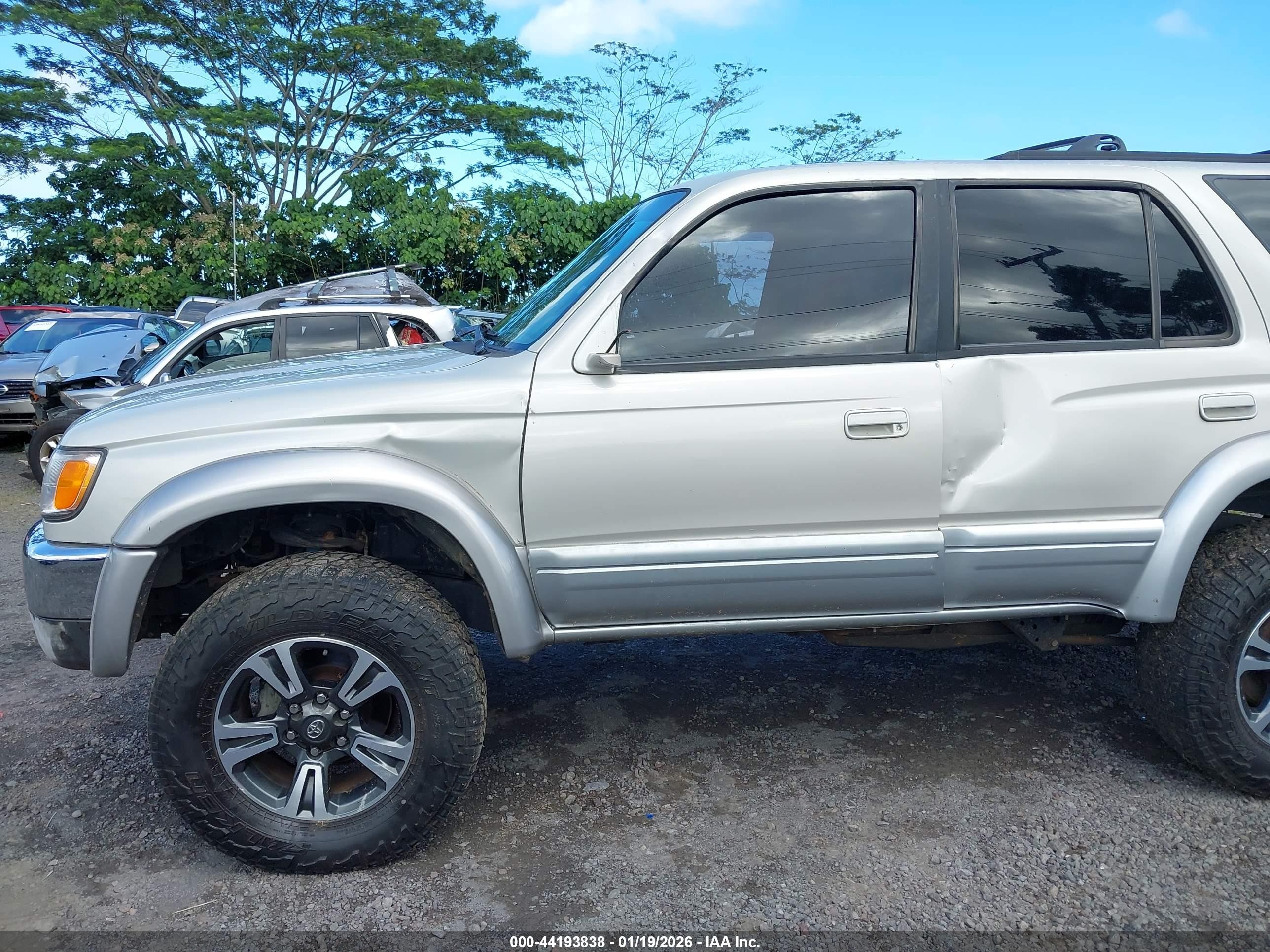 1998 Toyota 4runner Sr5 V6 Limited Gold vin: JT3HN87R4W0139634