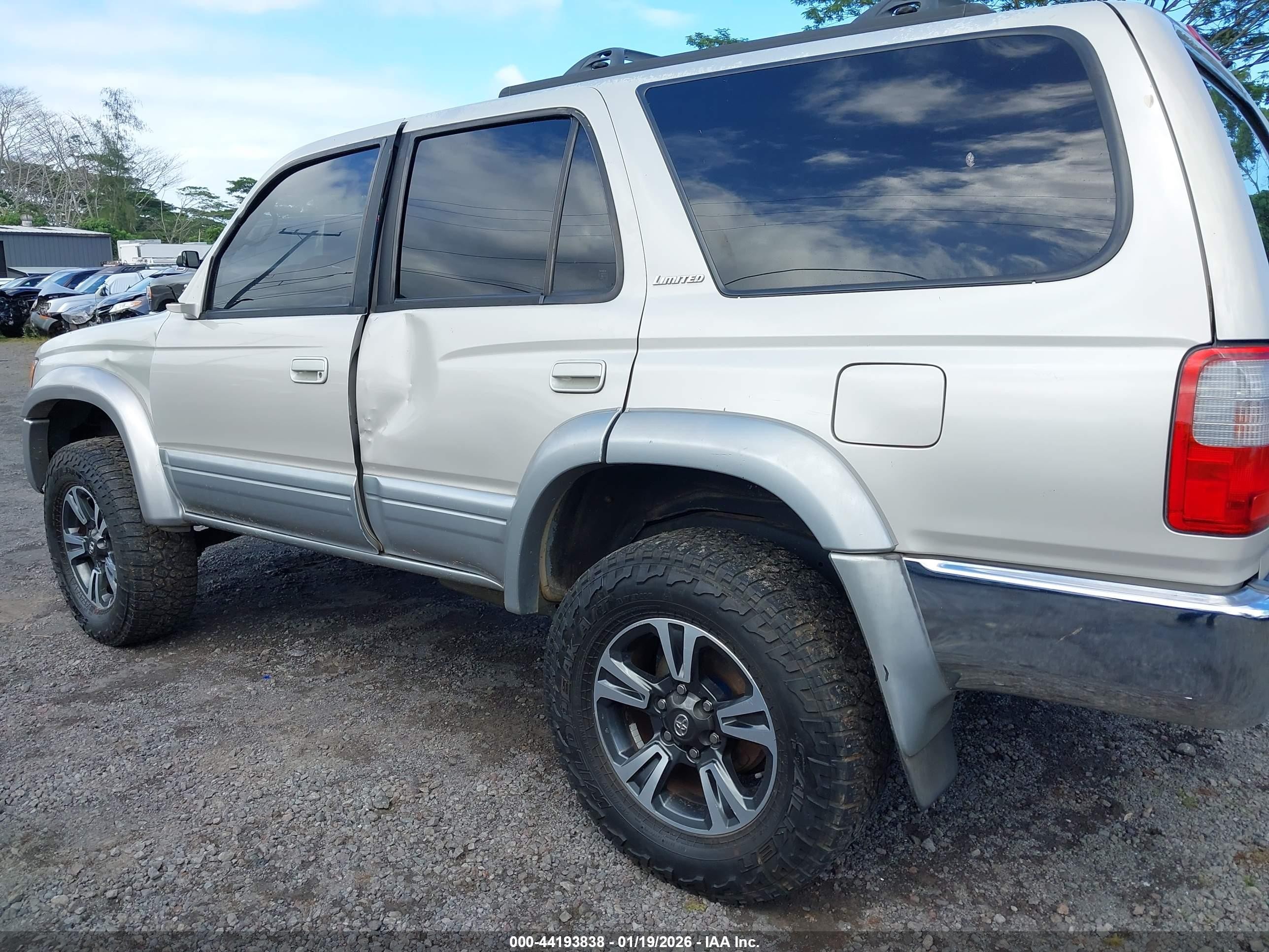 1998 Toyota 4runner Sr5 V6 Limited Gold vin: JT3HN87R4W0139634
