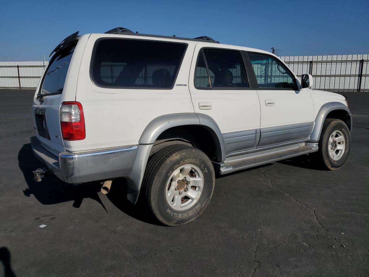 1998 Toyota 4runner Limited White vin: JT3HN87R9W9008632