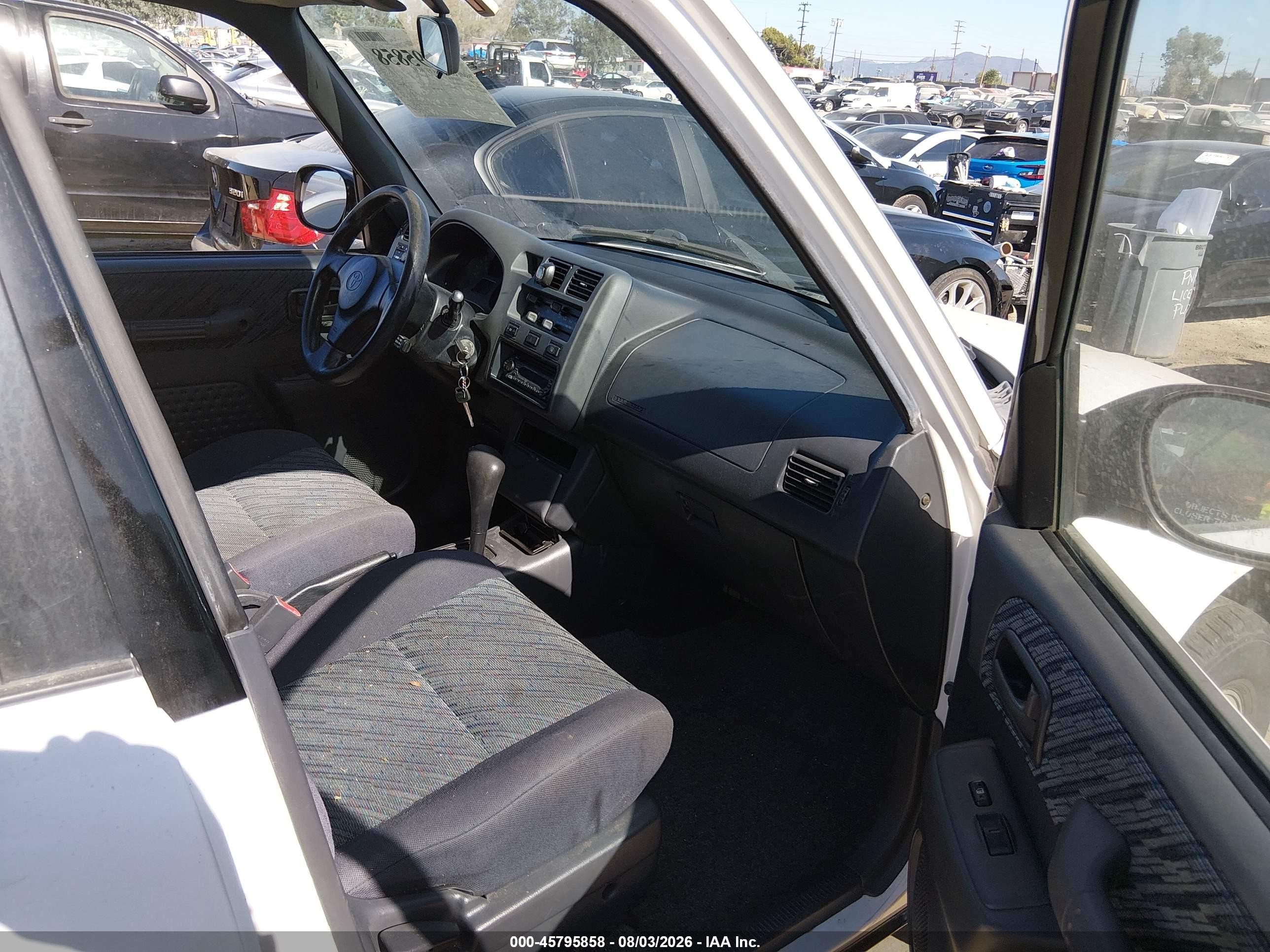 1998 Toyota Rav4   White vin: JT3HP10V0W7102788