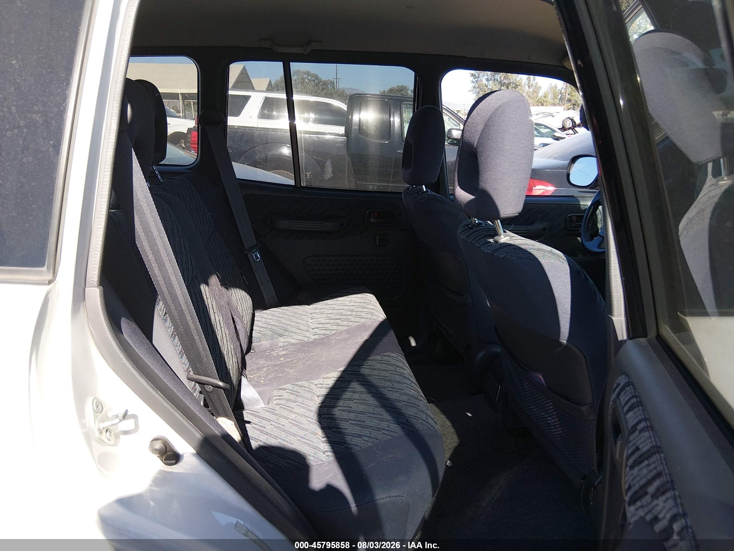 1998 Toyota Rav4   White vin: JT3HP10V0W7102788