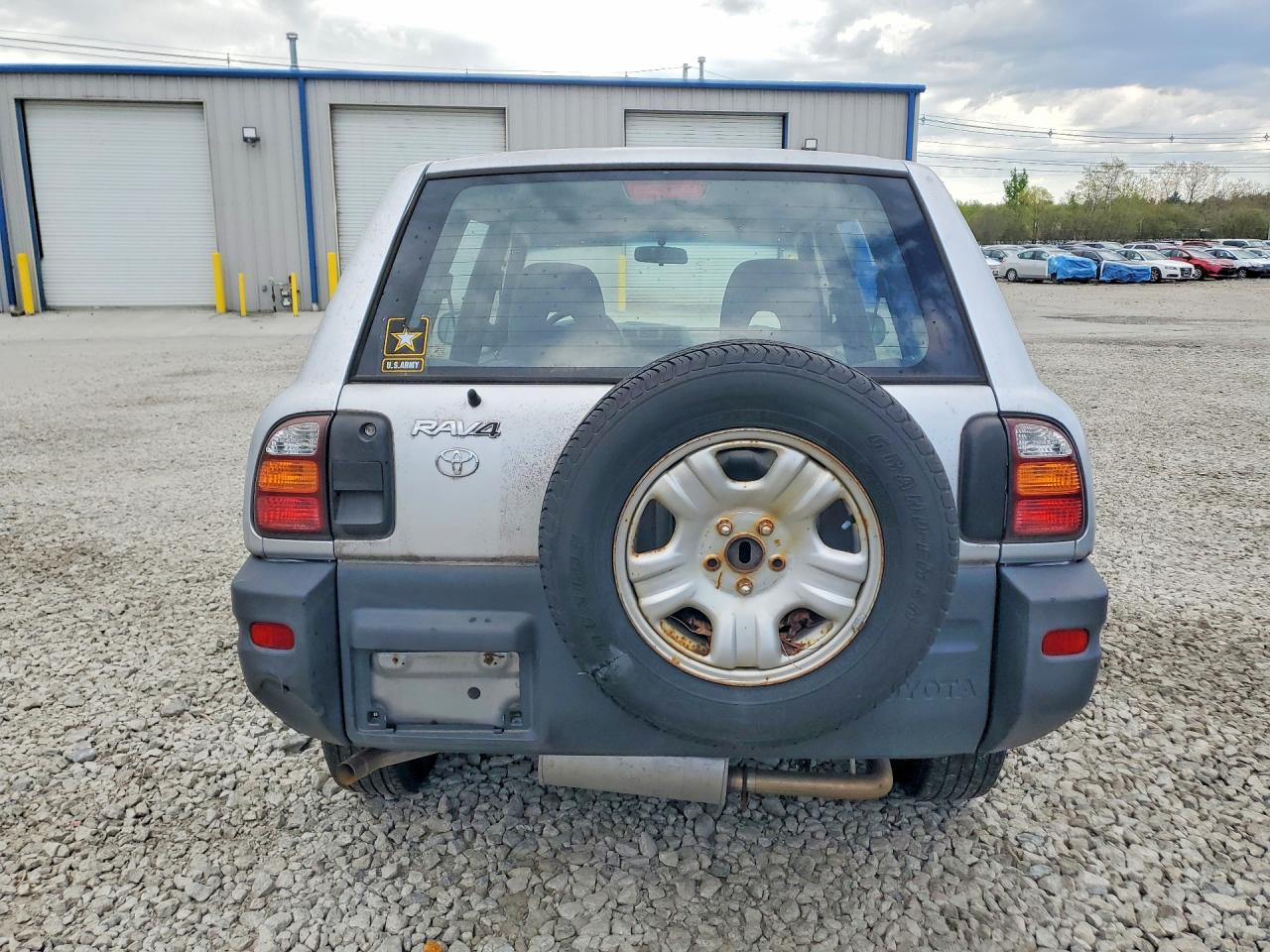 1998 Toyota Rav4 Base Серебряный vin: JT3HP10V1W0174298