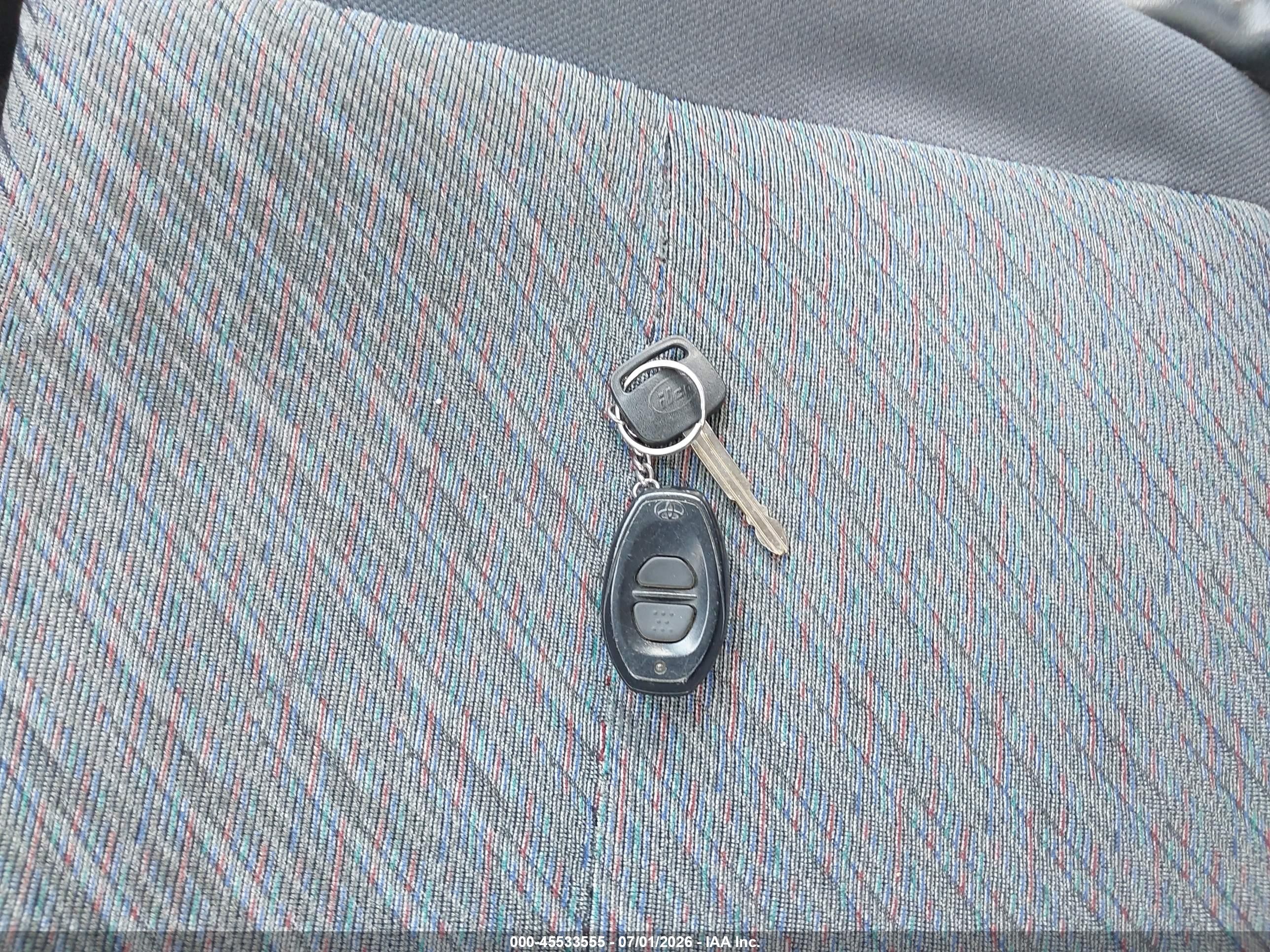 1998 Toyota Rav4   Silver vin: JT3HP10V1W7101696
