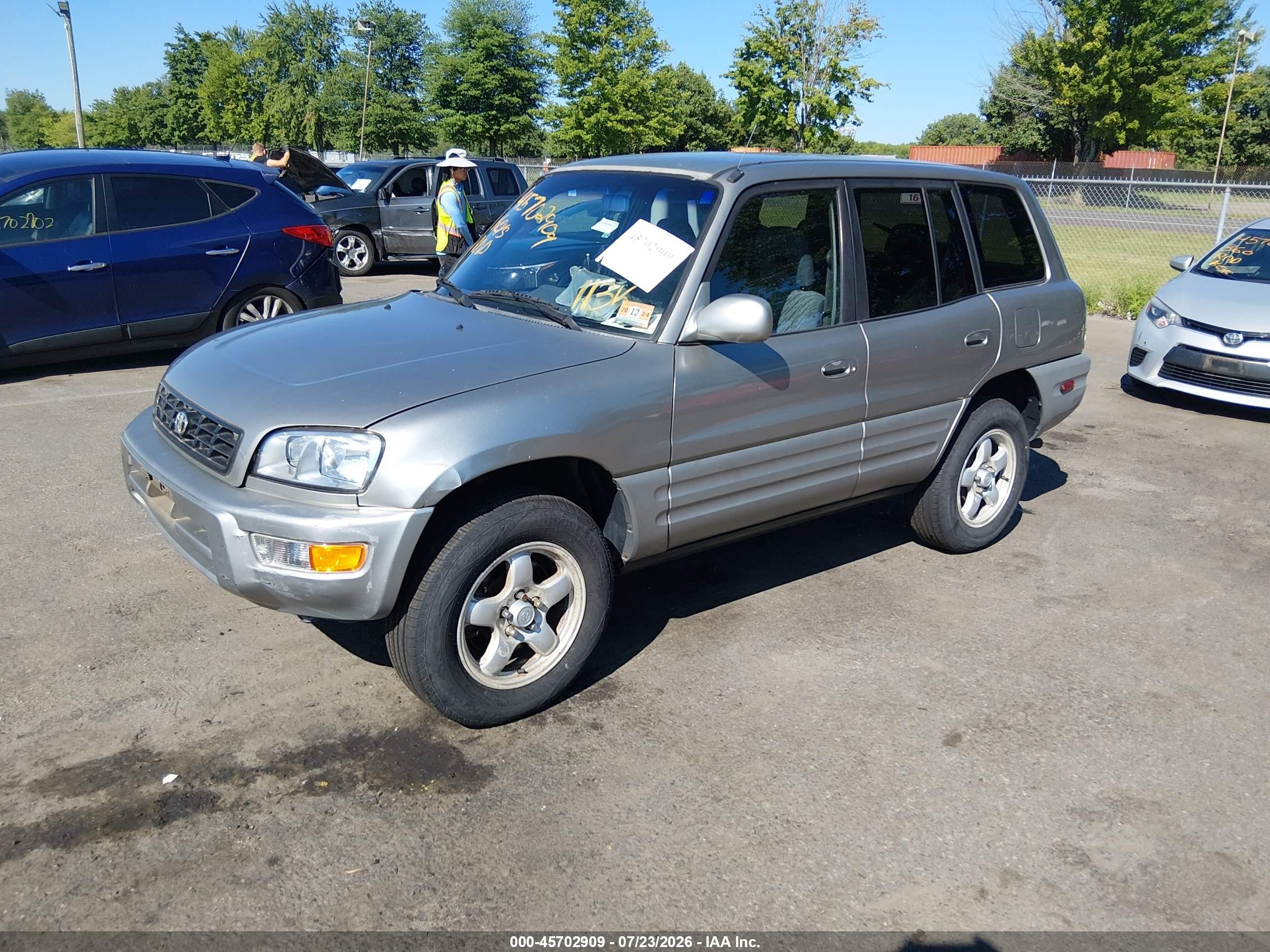 2000 Toyota Rav4   Silver vin: JT3HP10V1Y7151503