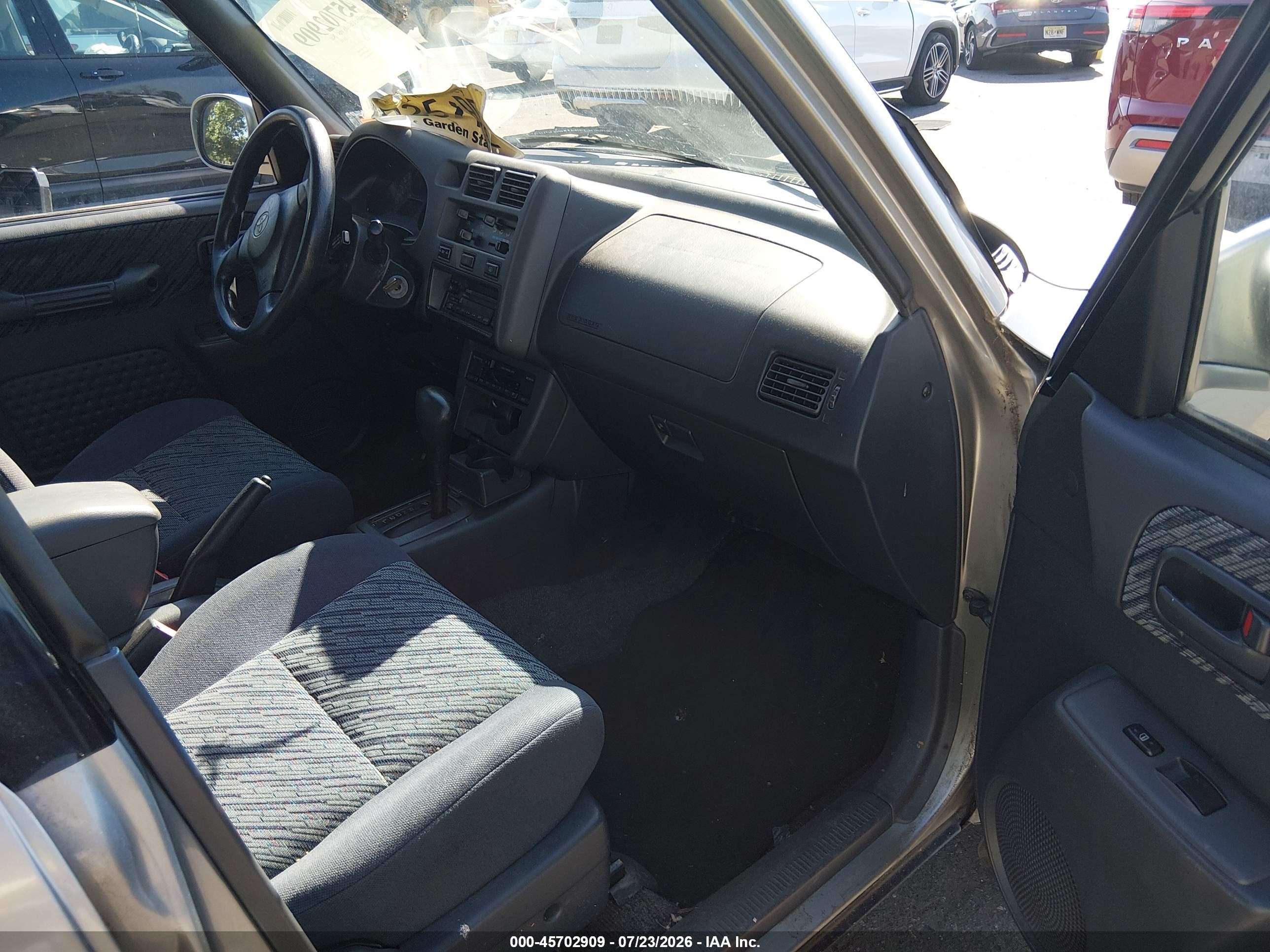 2000 Toyota Rav4   Silver vin: JT3HP10V1Y7151503