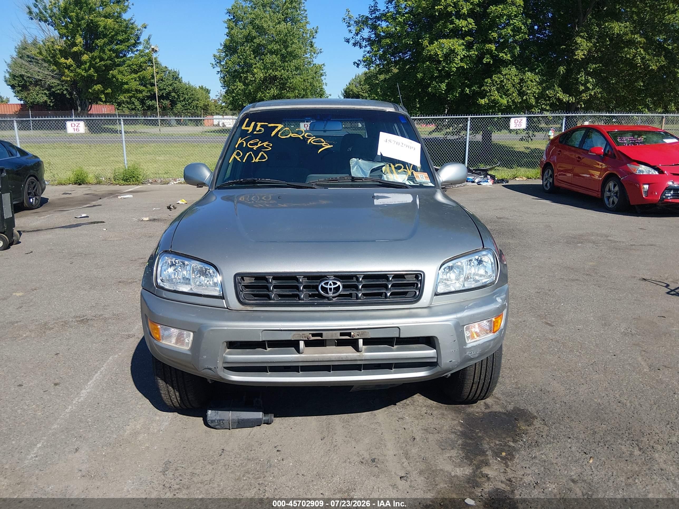 2000 Toyota Rav4   Silver vin: JT3HP10V1Y7151503