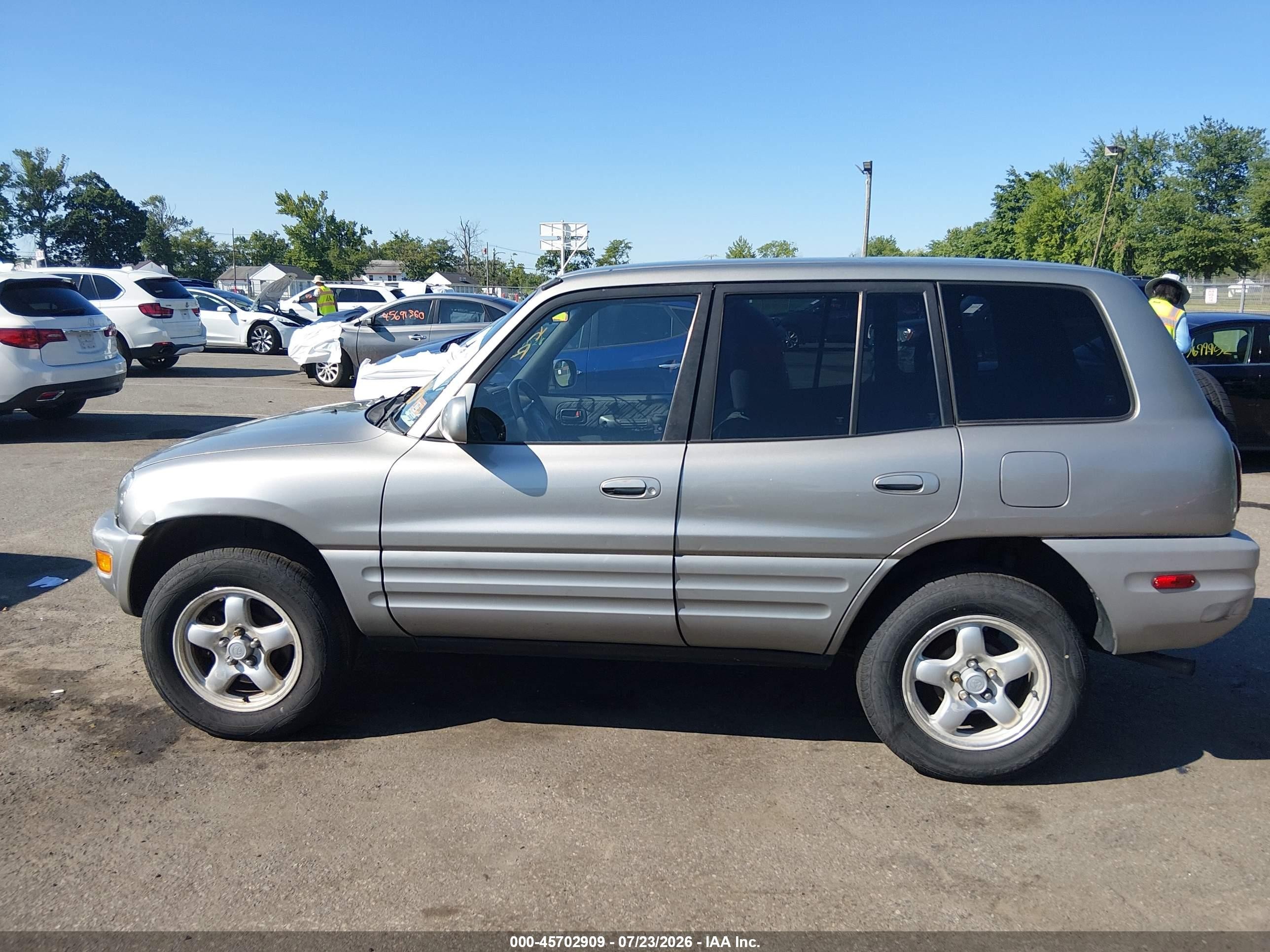 2000 Toyota Rav4   Silver vin: JT3HP10V1Y7151503