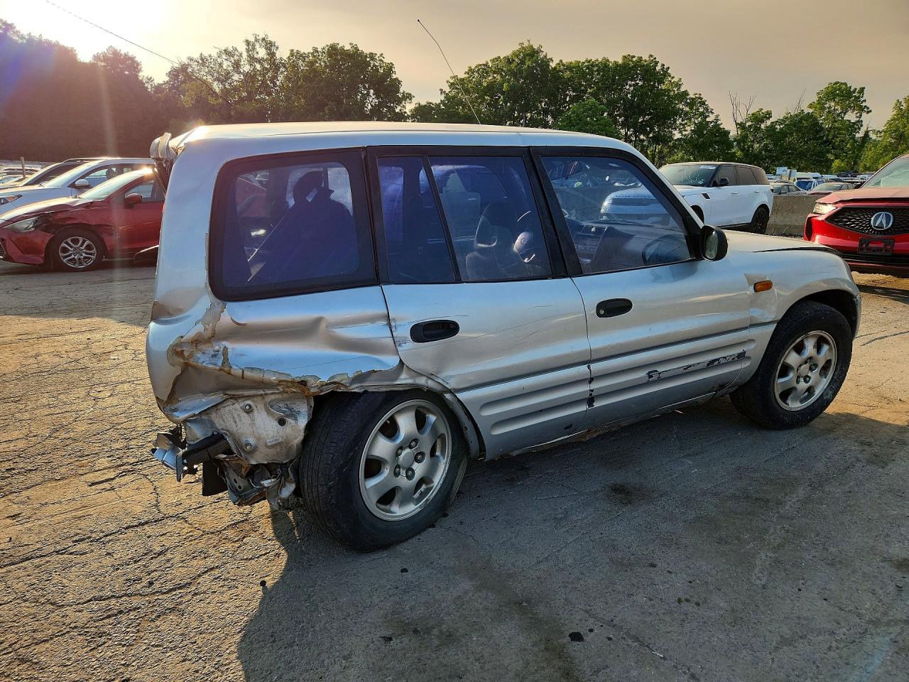 1997 Toyota Rav4 Base Silver vin: JT3HP10V2V7036761