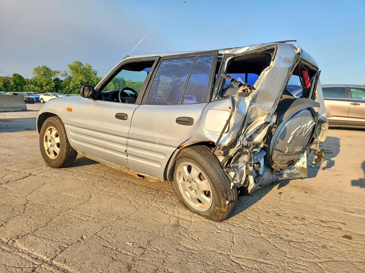 1997 Toyota Rav4 Base Silver vin: JT3HP10V2V7036761