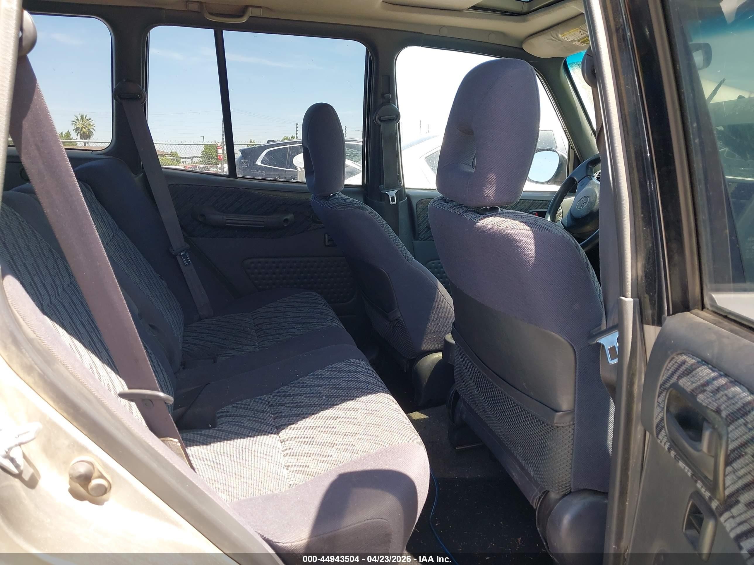 2000 Toyota Rav4   Silver vin: JT3HP10V2Y0242692