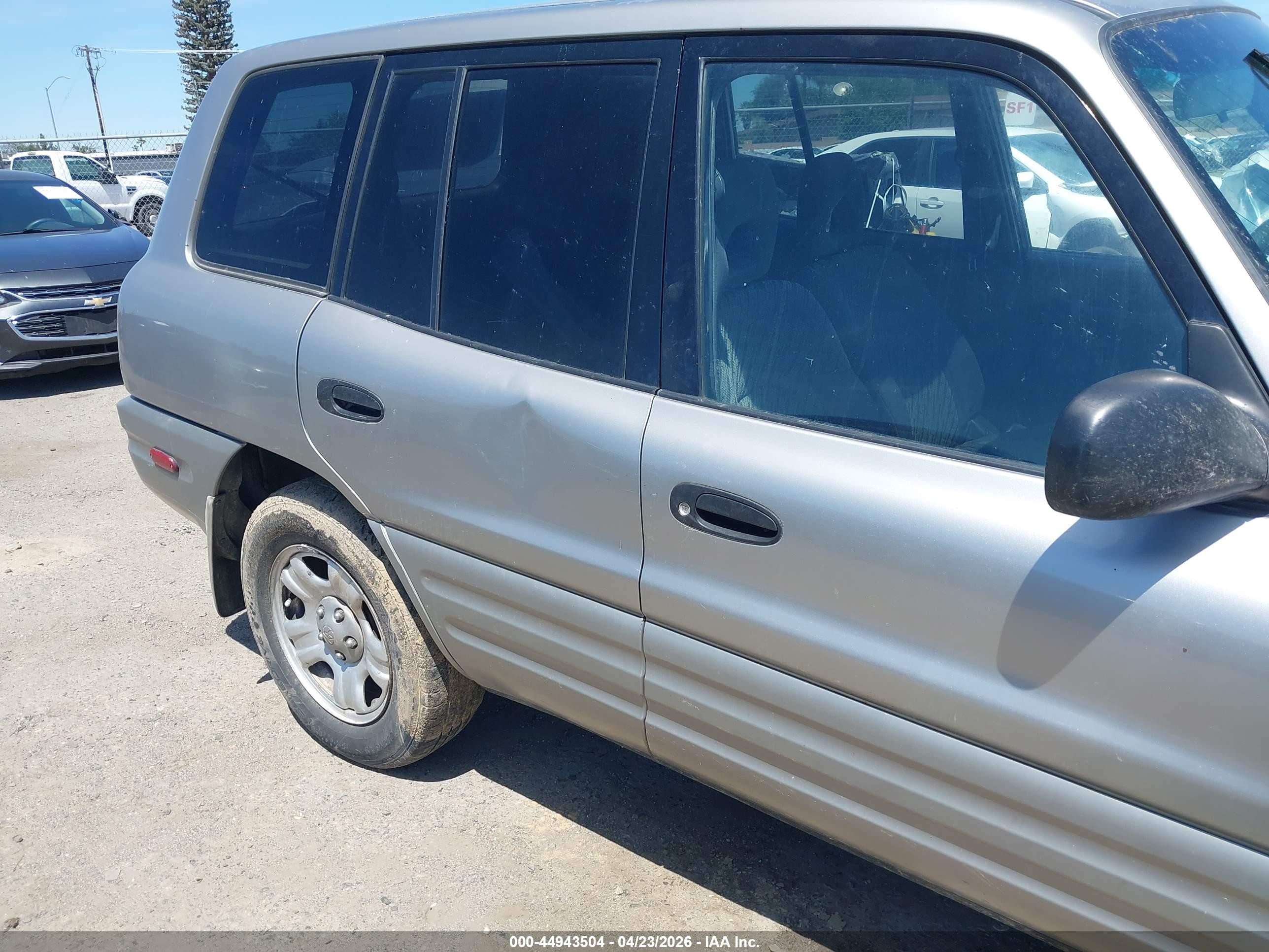 2000 Toyota Rav4   Silver vin: JT3HP10V2Y0242692