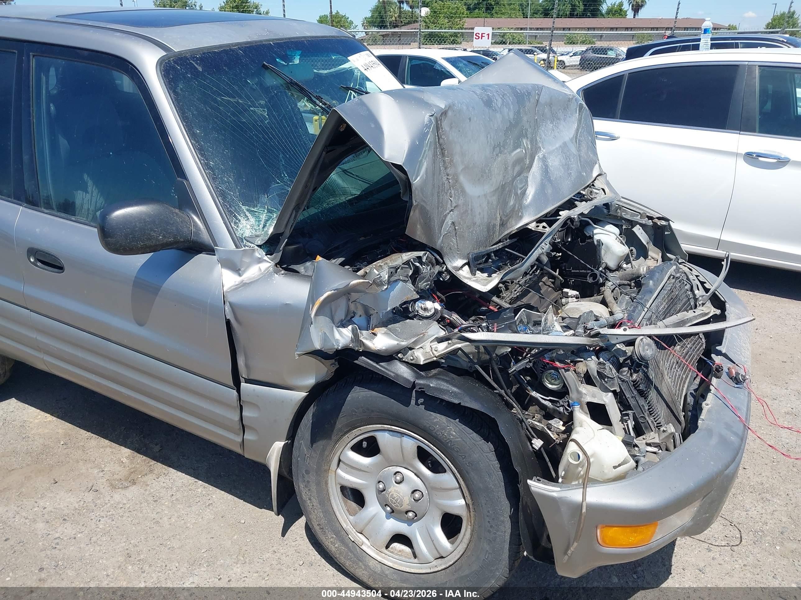2000 Toyota Rav4   Silver vin: JT3HP10V2Y0242692