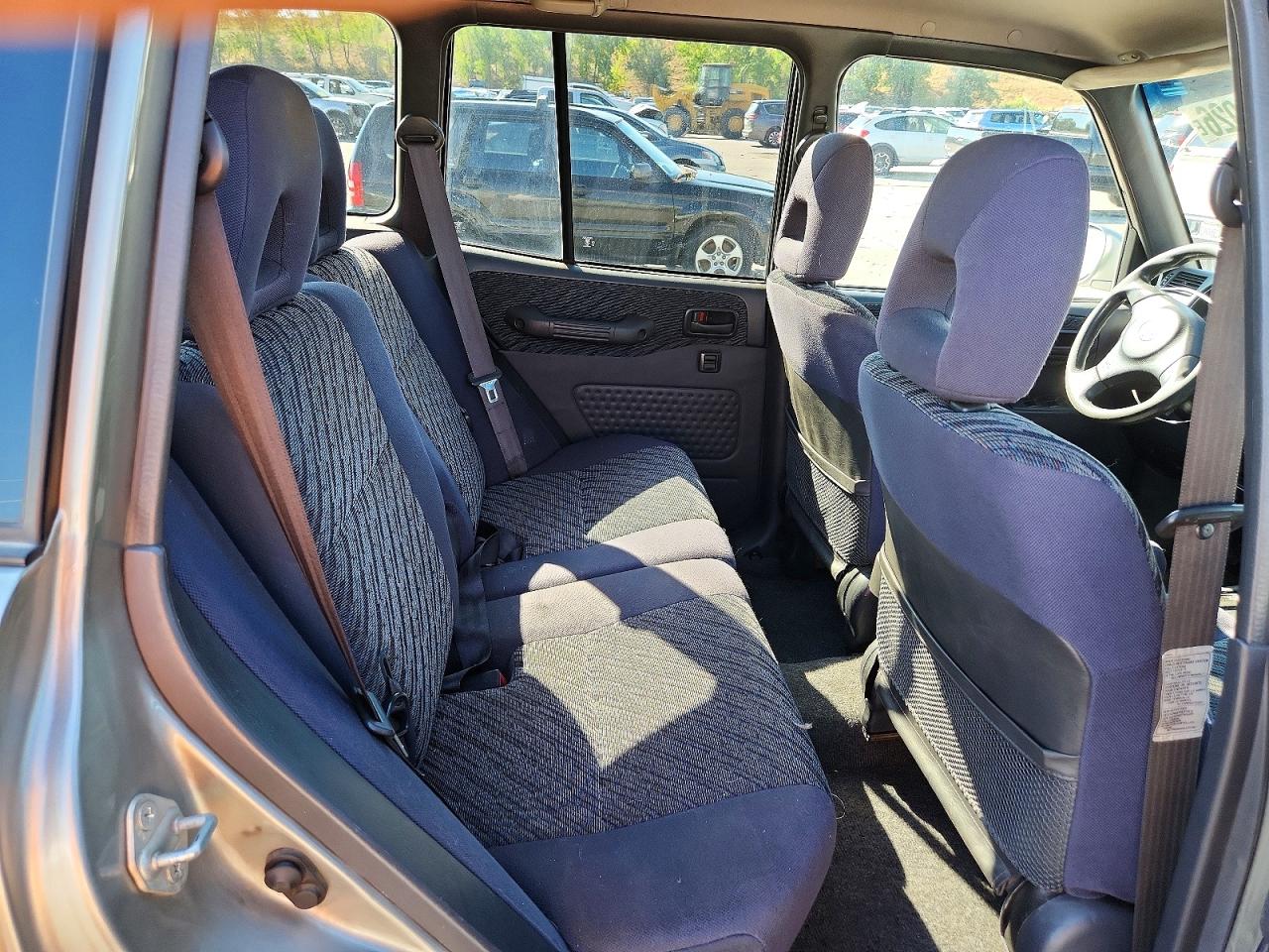 2000 Toyota Rav4 Base Silver vin: JT3HP10V2Y7170075