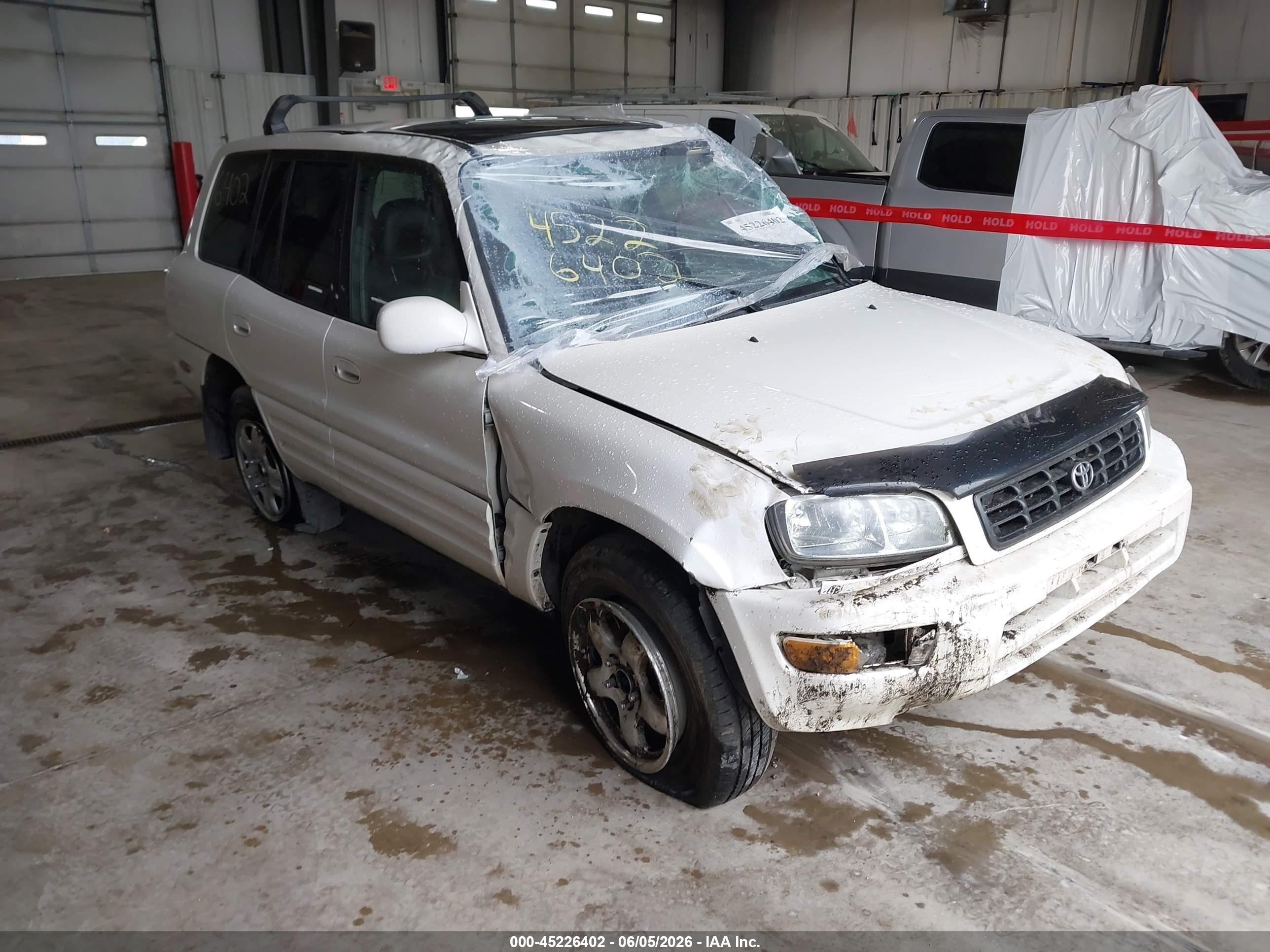 1999 Toyota Rav4   White vin: JT3HP10V3X7140453