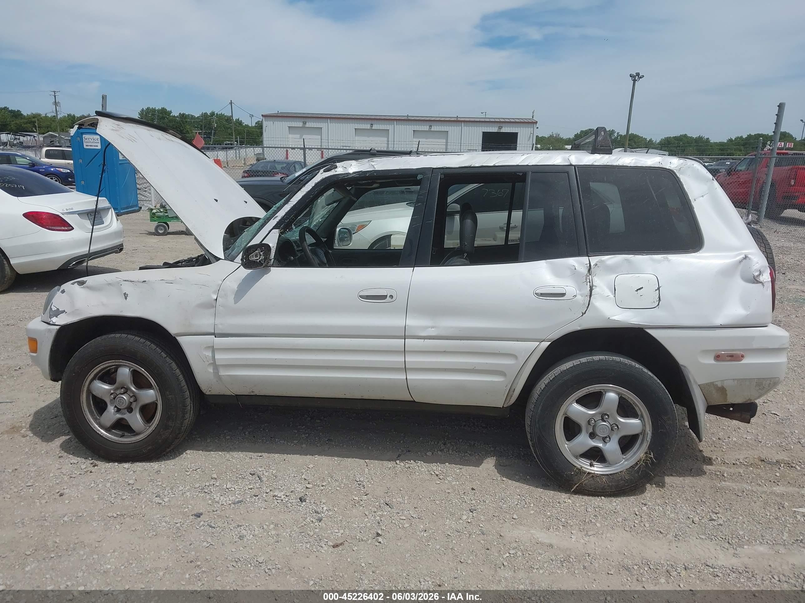 1999 Toyota Rav4   White vin: JT3HP10V3X7140453